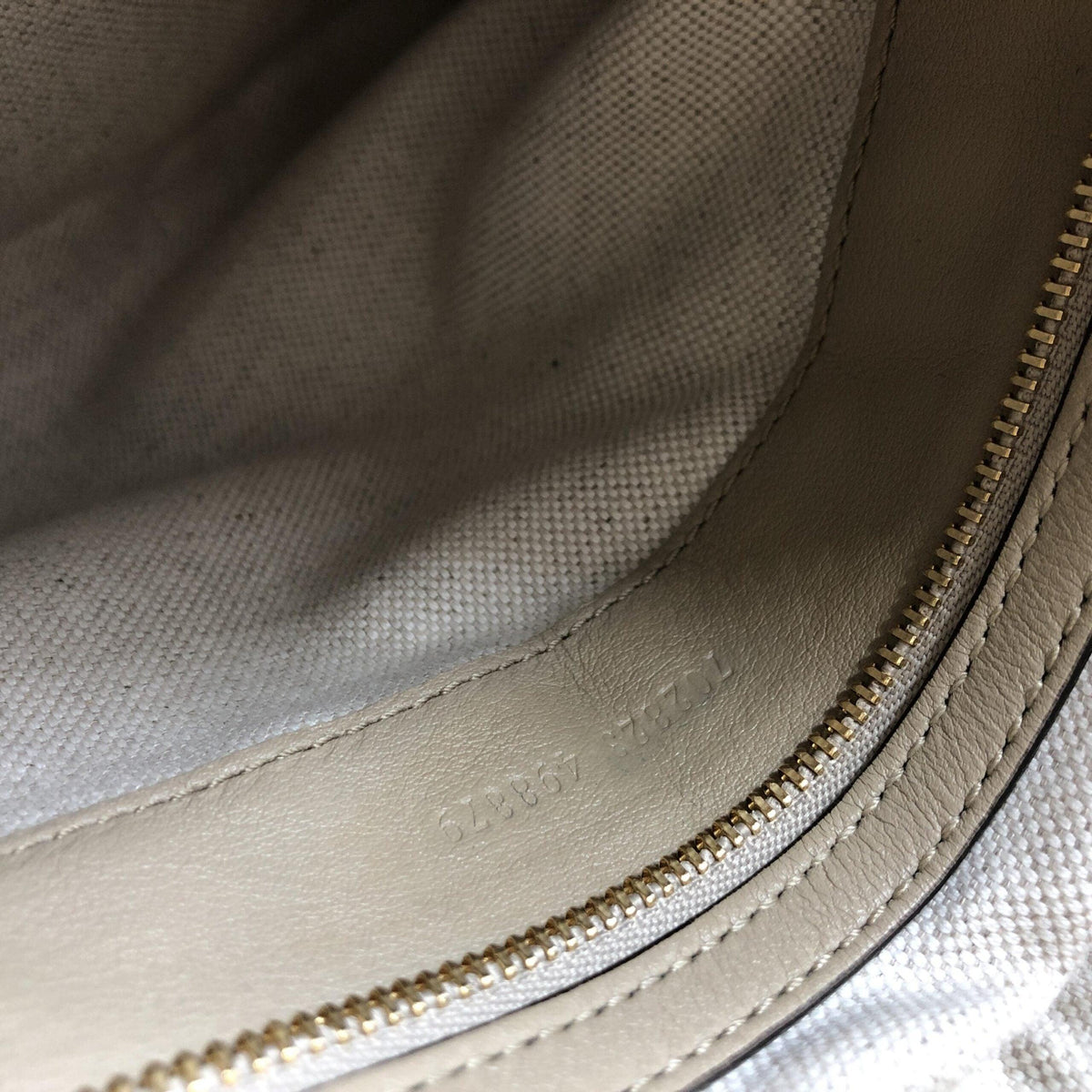 10294167 - PreLoved & Luxe