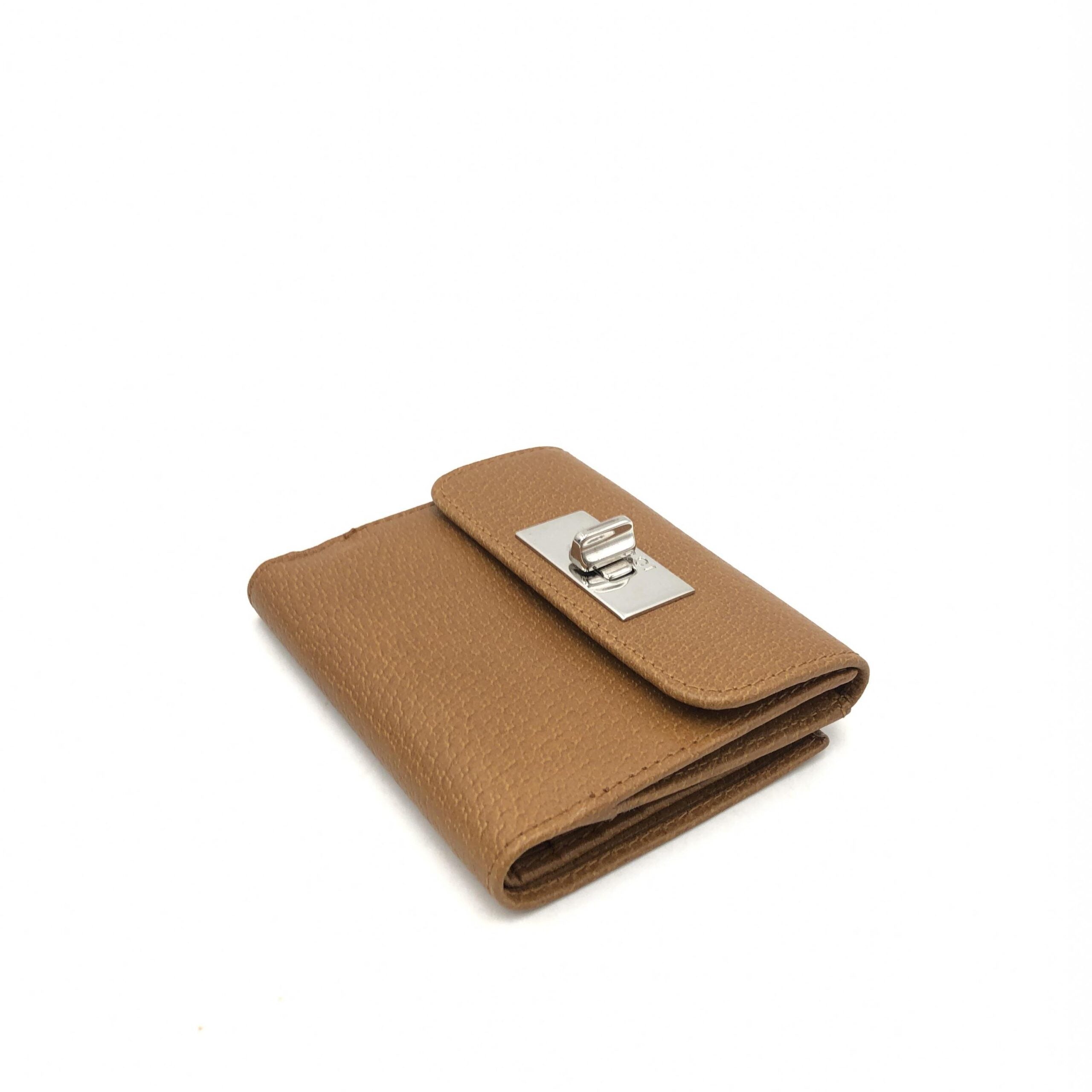 Pre-Owned Gucci Brown Leather Wallet Brown Women's AB (Very Good — between Lightly Used and Used)