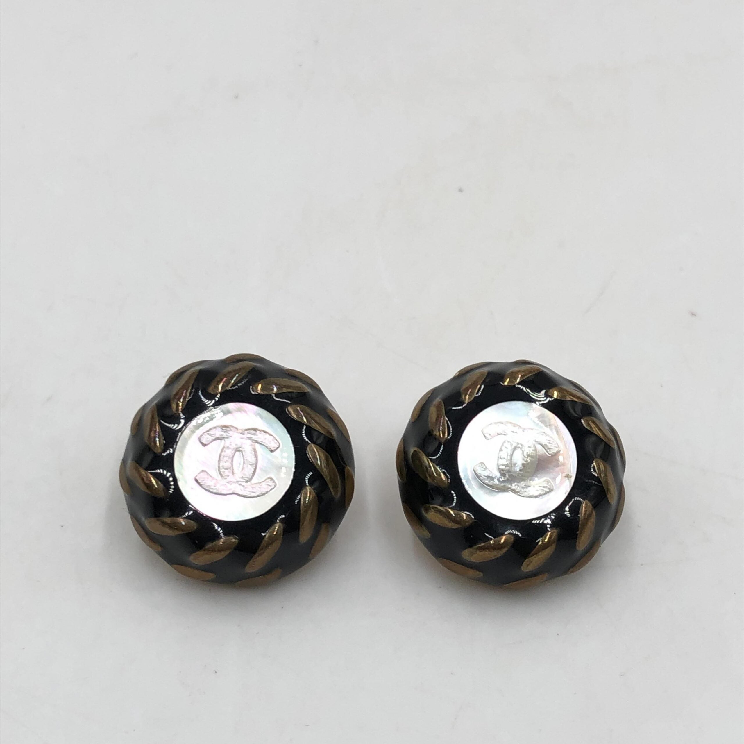 Pre-Owned Chanel CC Button Clip-On Earrings Black, White, Gold Women's AB (Very Good — between Lightly Used and Used)