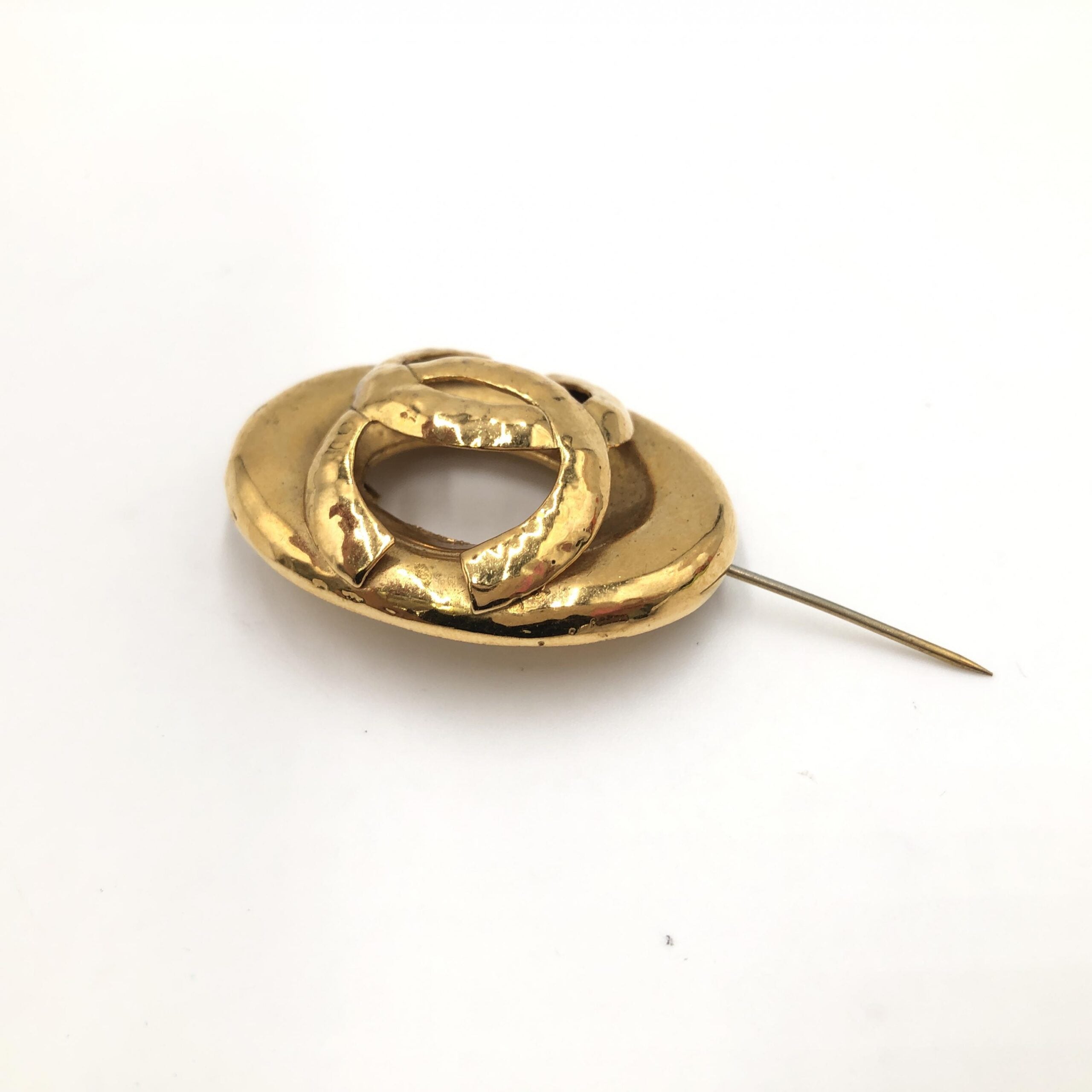 Pre-Owned Chanel Coco Mark Brooch Gold Women's AB (Very Good — between Lightly Used and Used)