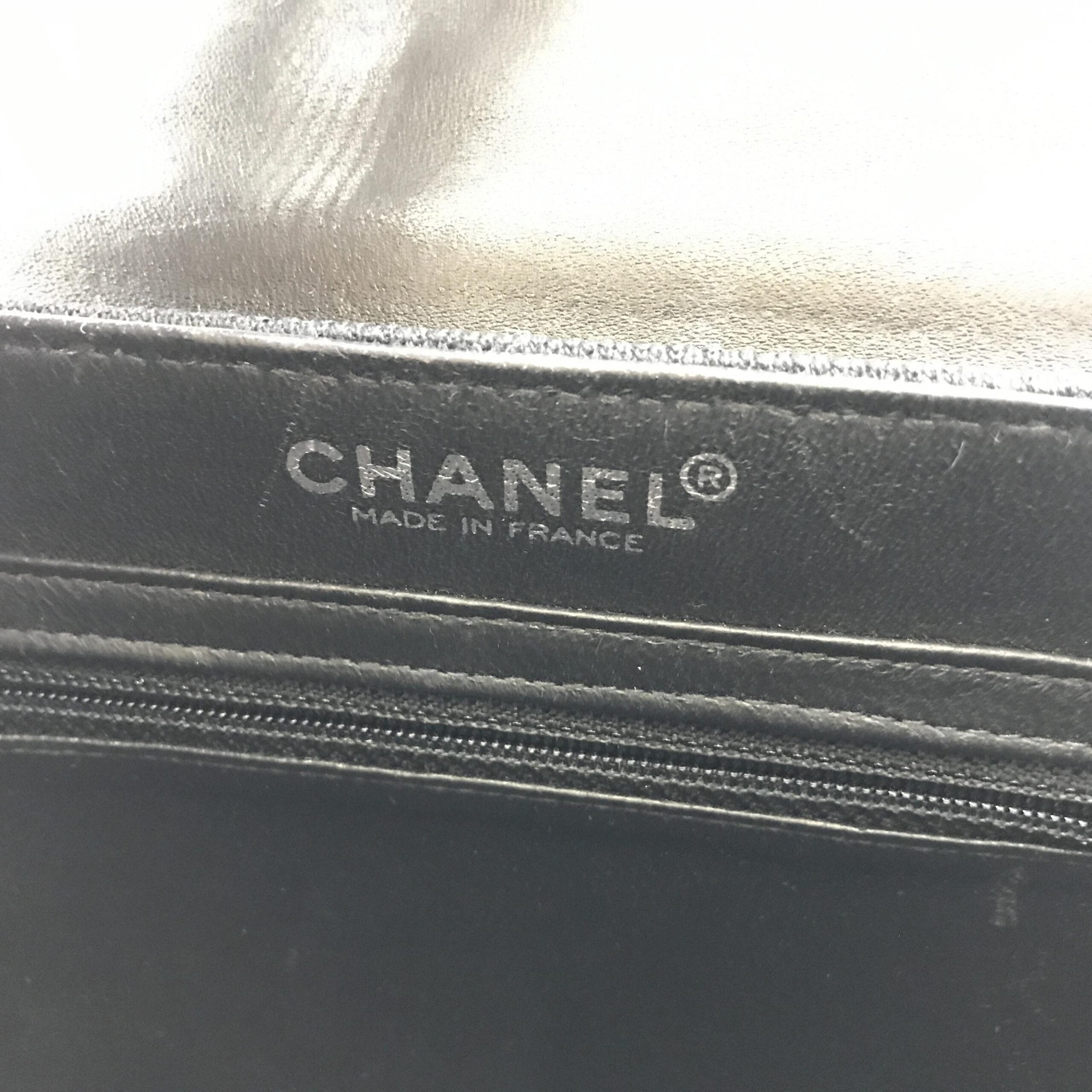 Pre-Owned Chanel Chocolate Bar Patent Leather Shoulder Bag Black Women's AB (Very Good — between Lightly Used and Used)