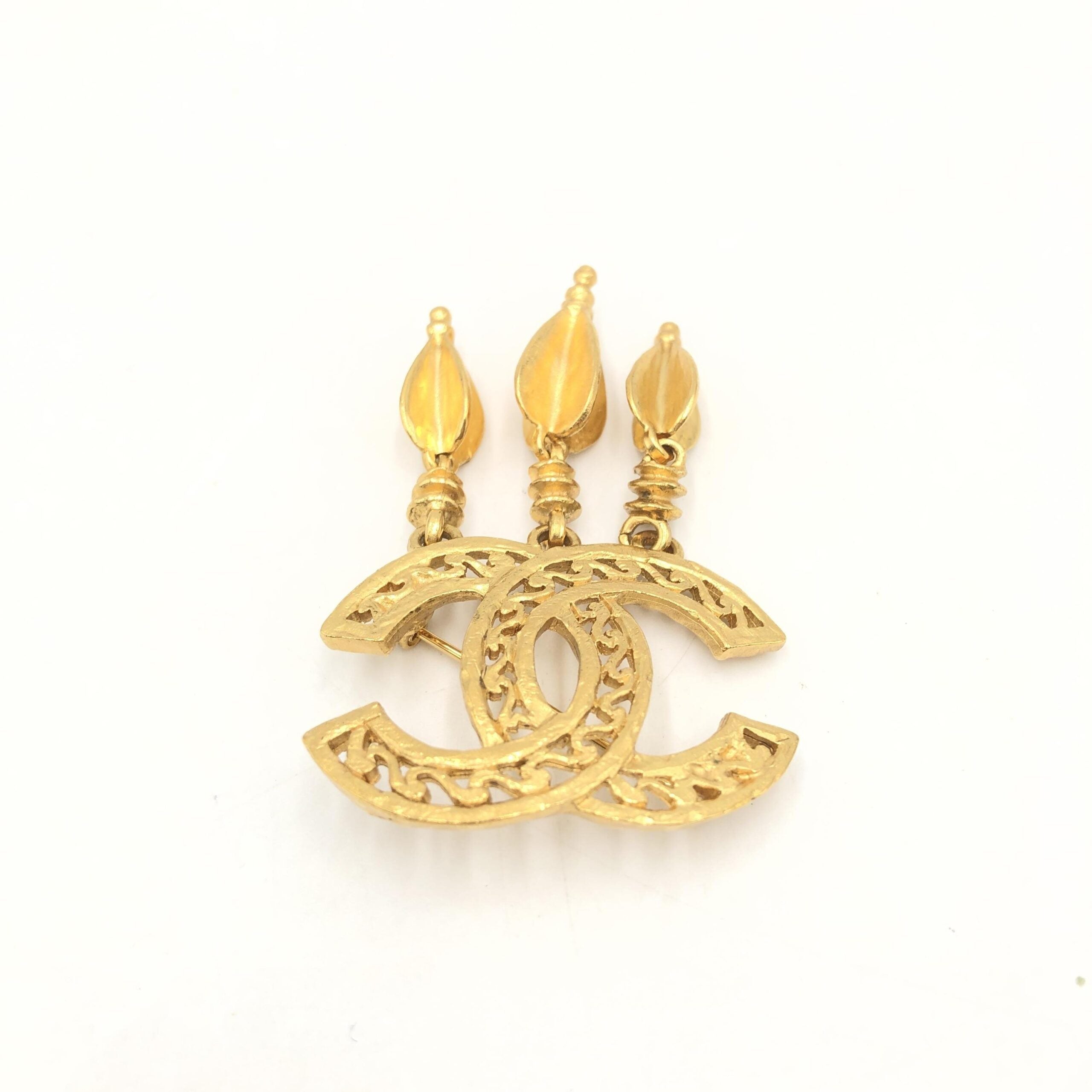 Pre-Owned Chanel Gold Plated CC Logo Brooch Gold Women's AB (Very Good — between Lightly Used and Used)
