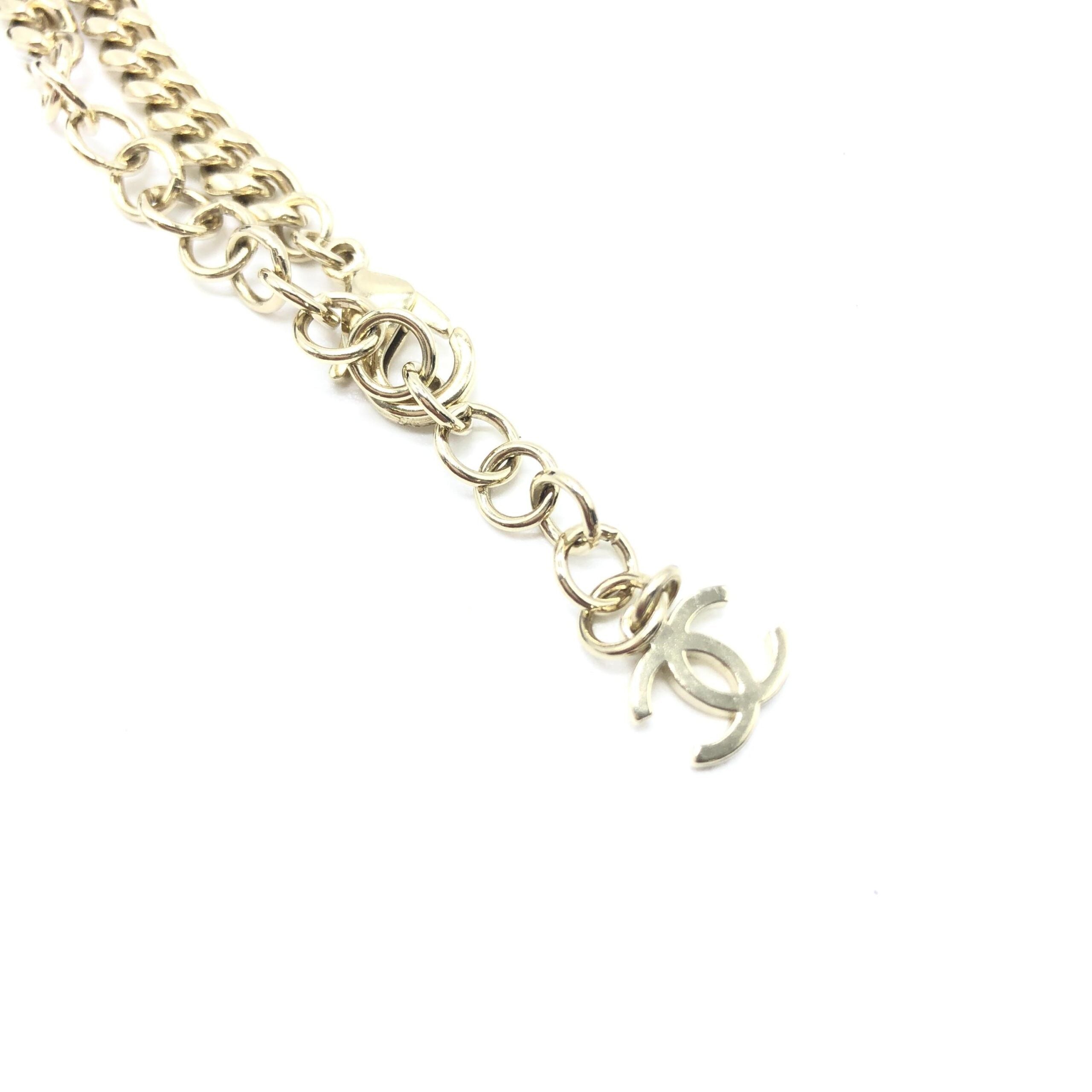Pre-Owned Chanel Gold Tone Heart Choker Necklace With Logo Gold Women's AB (Very Good — between Lightly Used and Used)