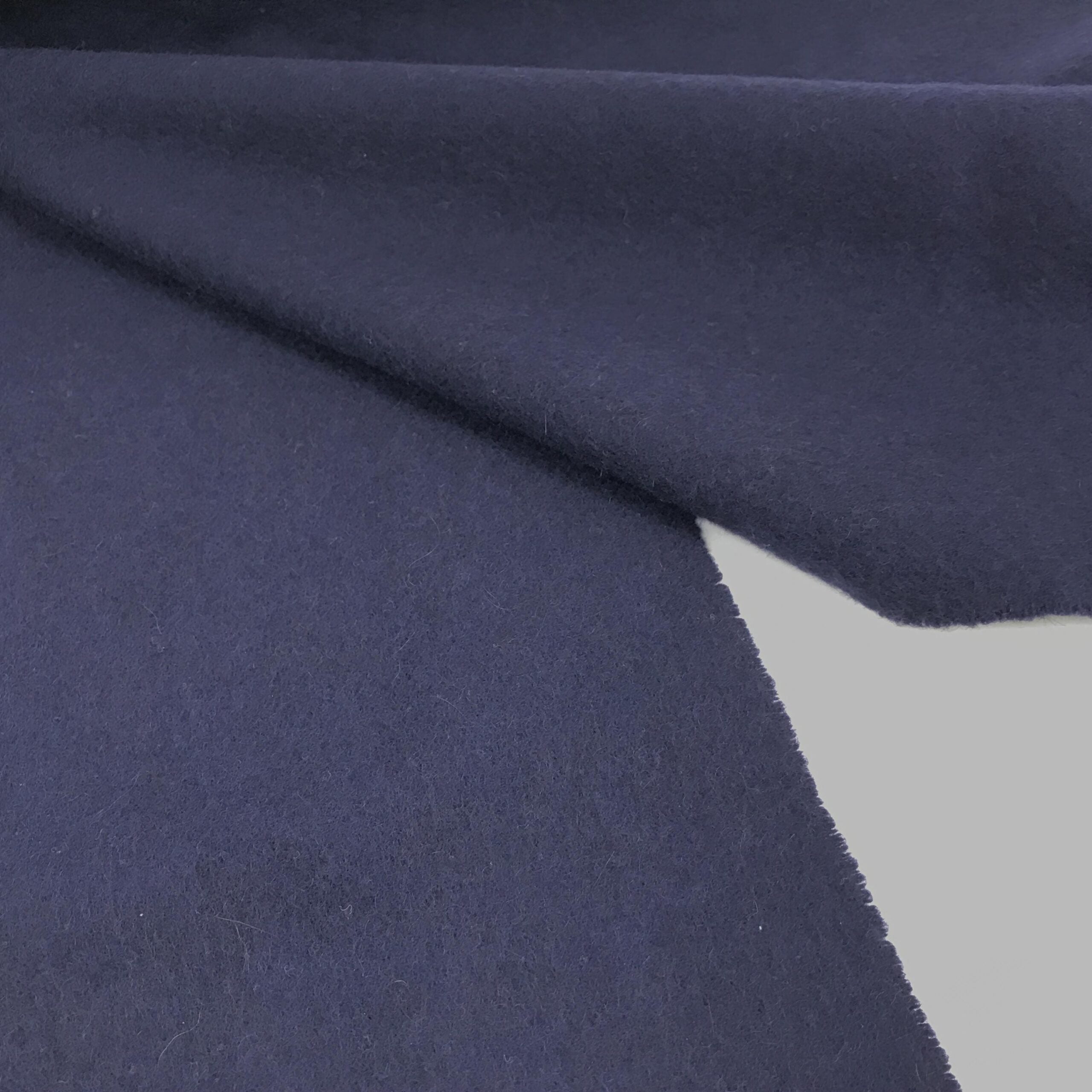 Pre-Owned Johnstons of elgin Navy Blue Soft Wool Scarf Navy Blue Women's AB (Very Good — between Lightly Used and Used)