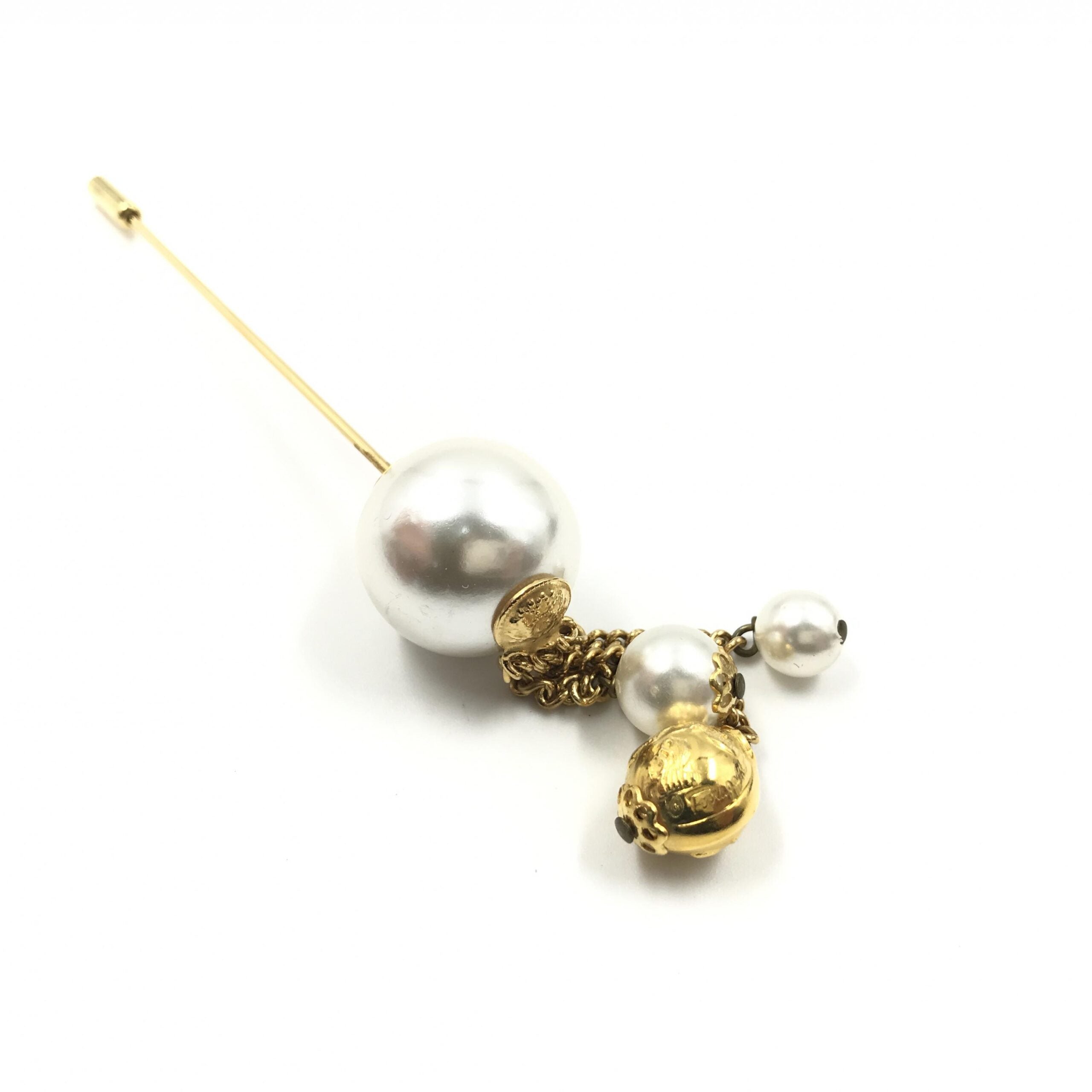 Pre-Owned Salvatore Ferragamo Pin Brooch, Pearl Style, Box Silver Women's AB (Very Good — between Lightly Used and Used)