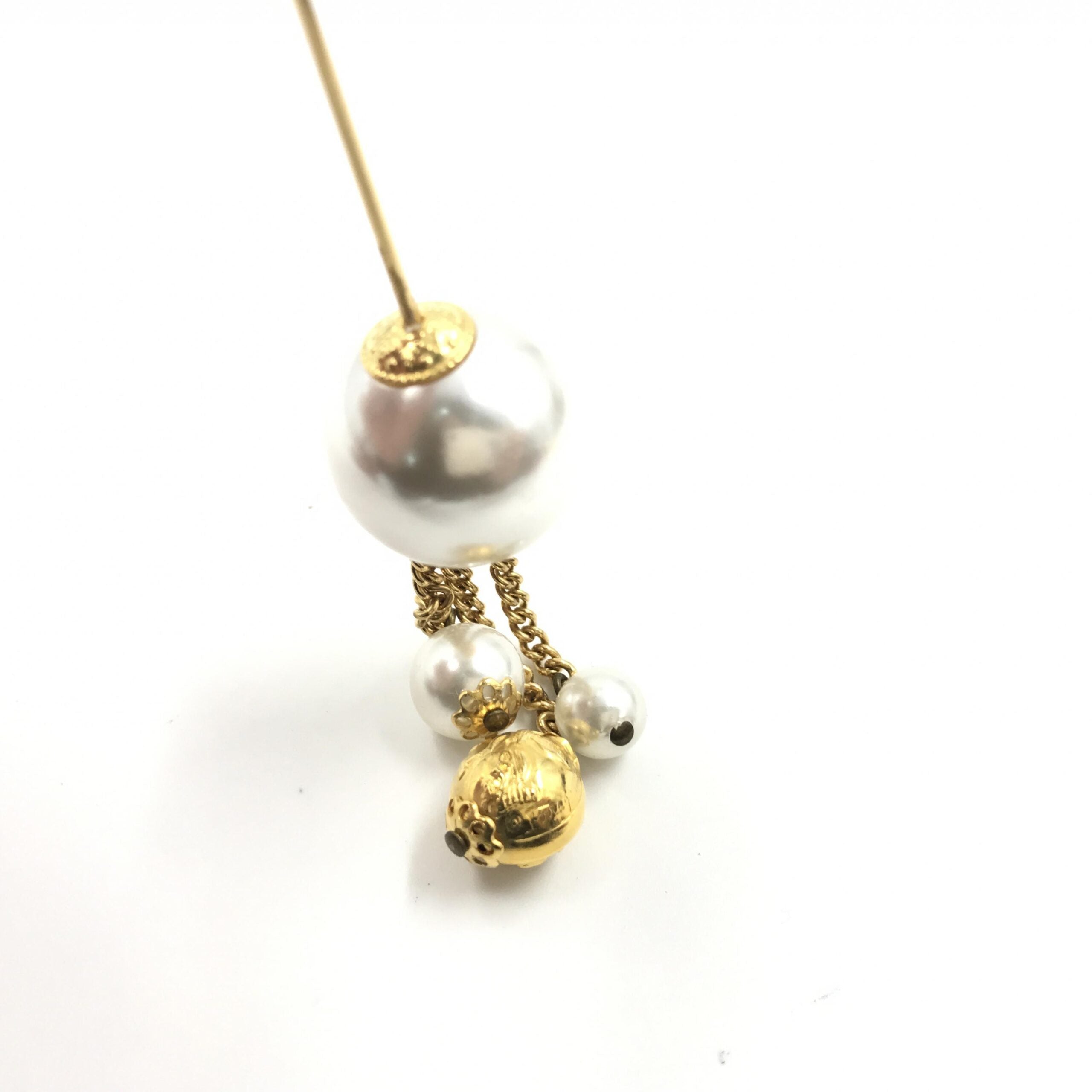 Pre-Owned Salvatore Ferragamo Pin Brooch, Pearl Style, Box Silver Women's AB (Very Good — between Lightly Used and Used)