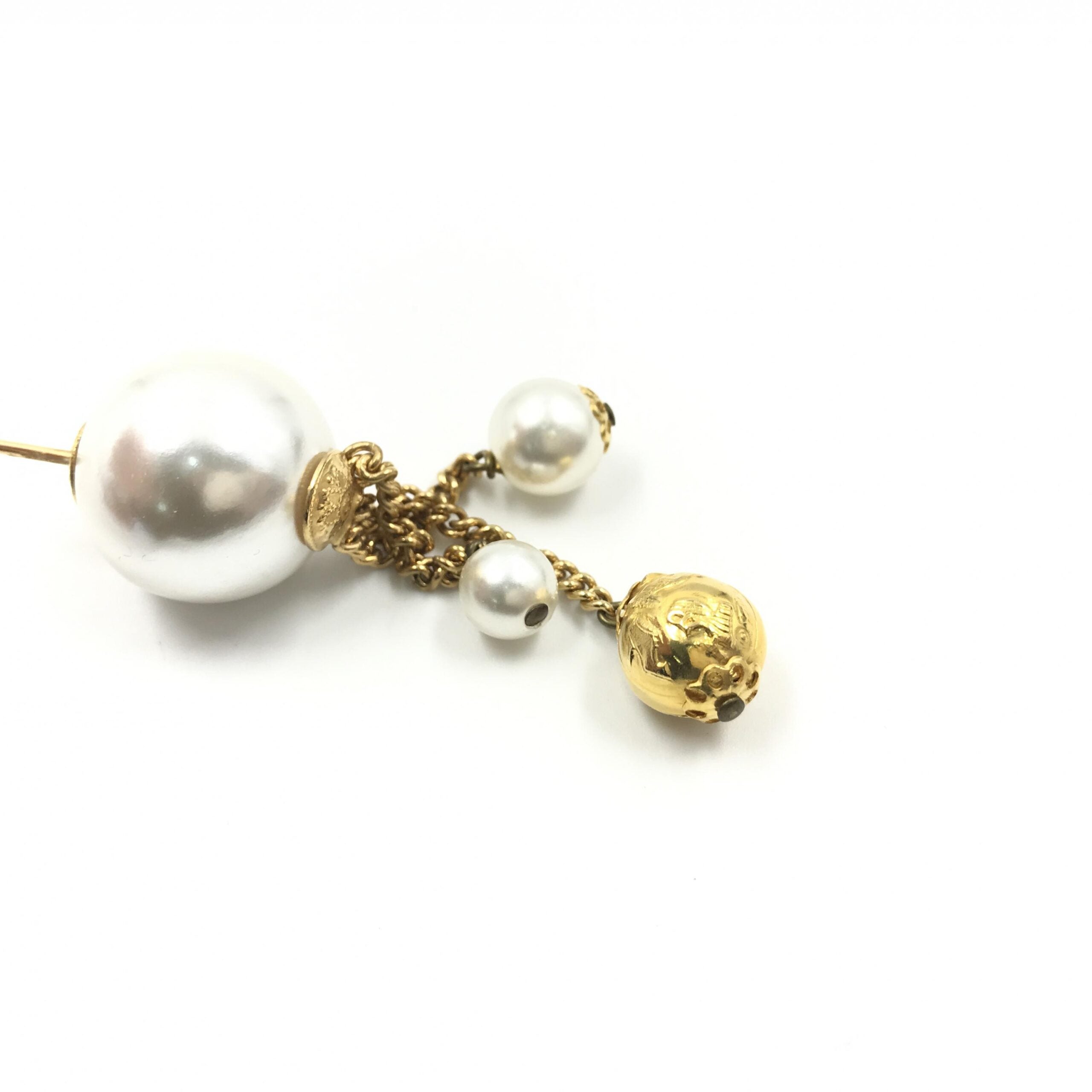 Pre-Owned Salvatore Ferragamo Pin Brooch, Pearl Style, Box Silver Women's AB (Very Good — between Lightly Used and Used)
