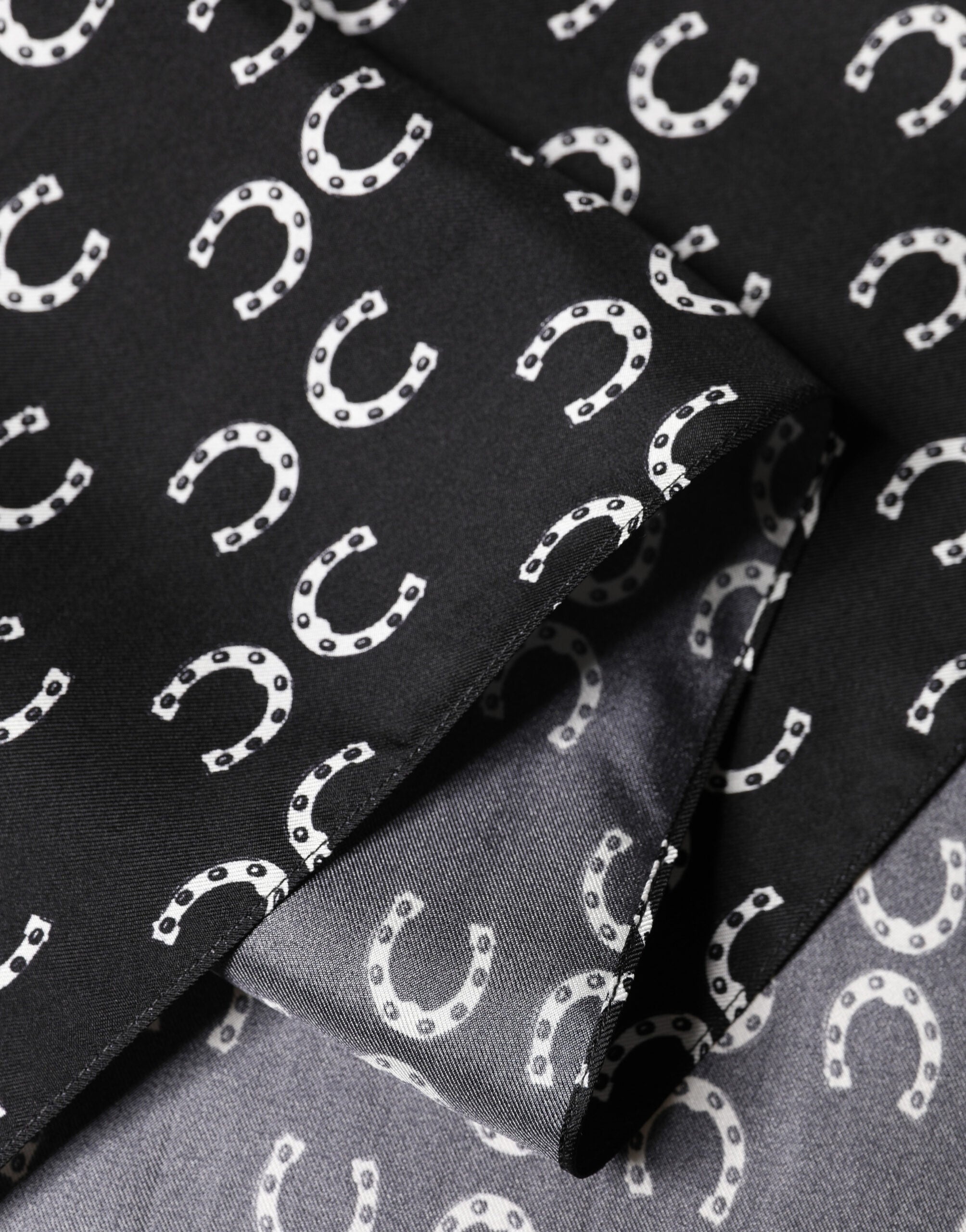 New Dolce & Gabbana Black Horseshoe Silk Neck Foulard 136cm x 23cm Men Scarf