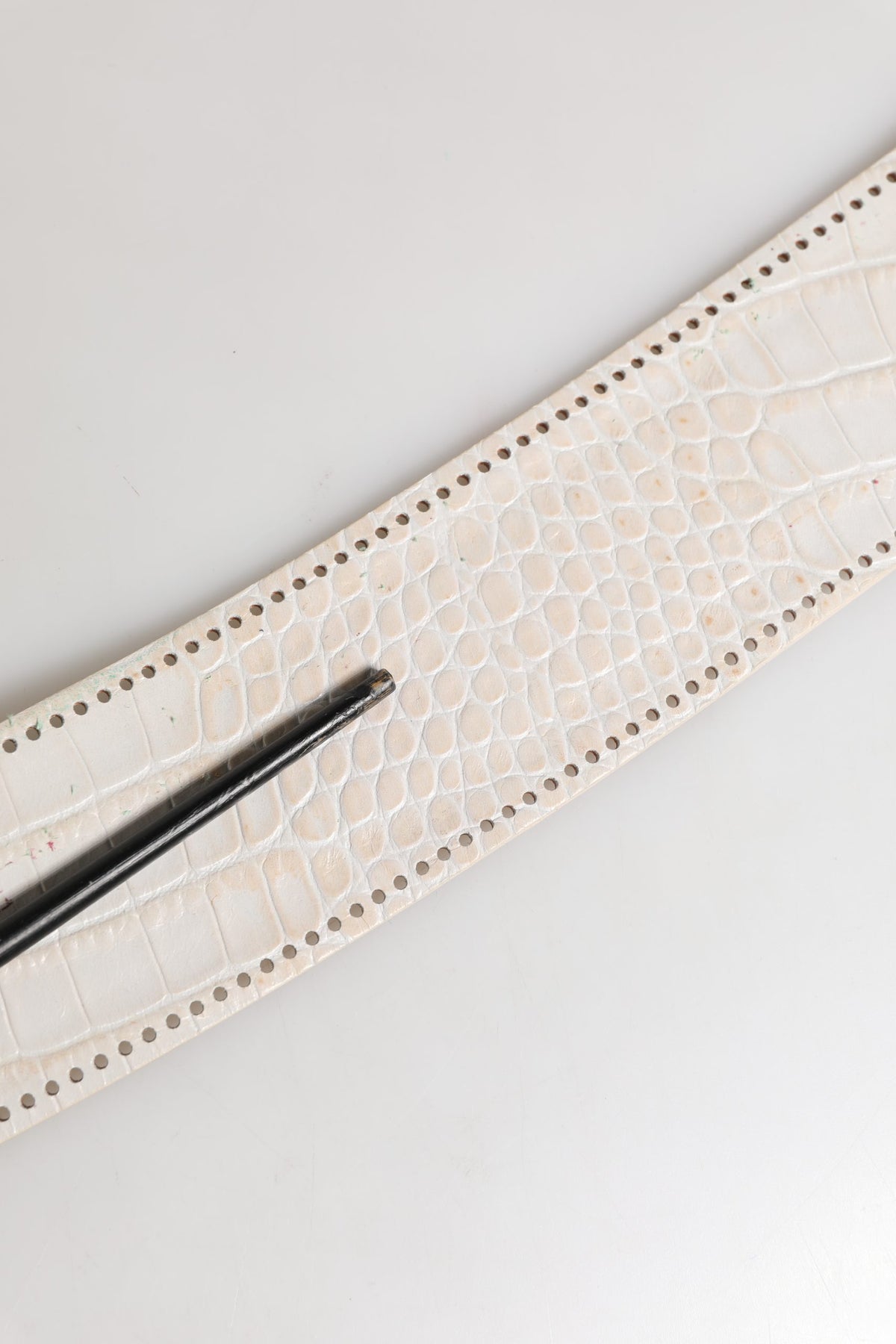 Scervino Street White Textured Leather Wide SilverMetal Buckle Belt