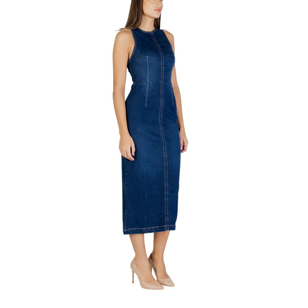 10463300 - PreLoved & Luxe