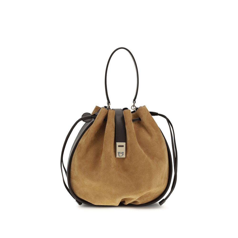10504782 - PreLoved & Luxe