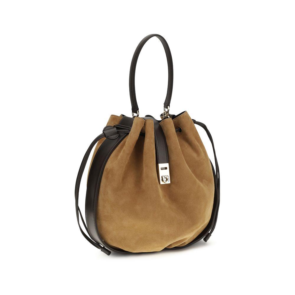 10504783 - PreLoved & Luxe