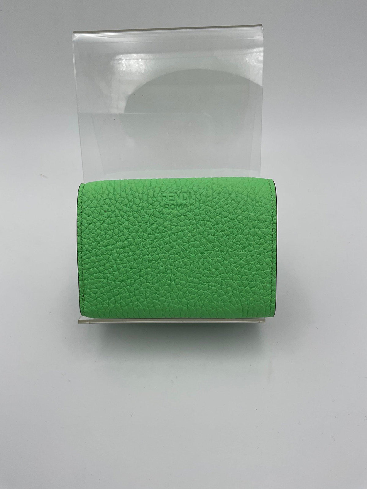10547004 - PreLoved & Luxe
