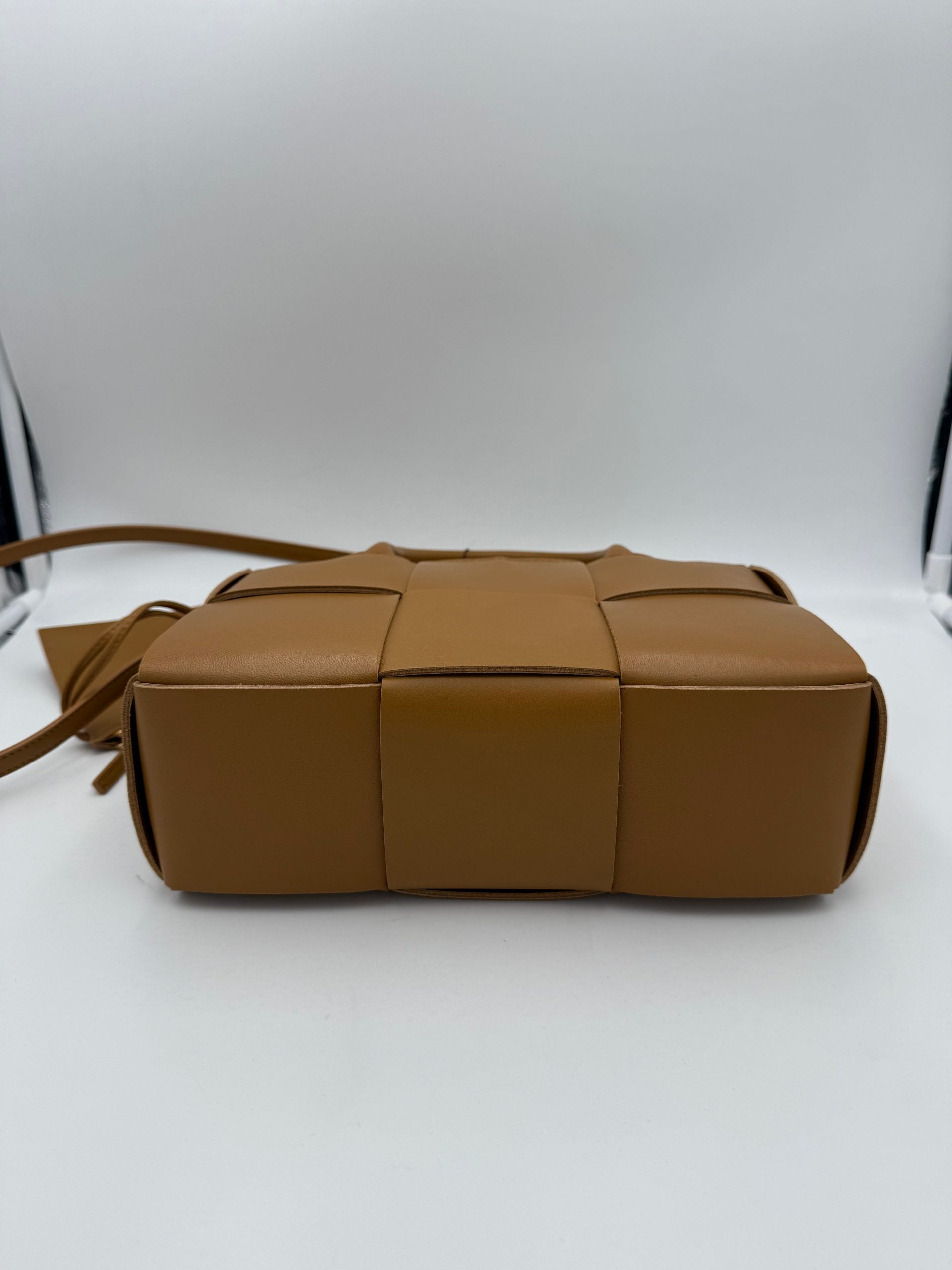 Pre-Owned Bottega Veneta BOTTEGA VENETA ARCO Shoulder Bag White Women's AB (Very Good — between Lightly Used and Used)