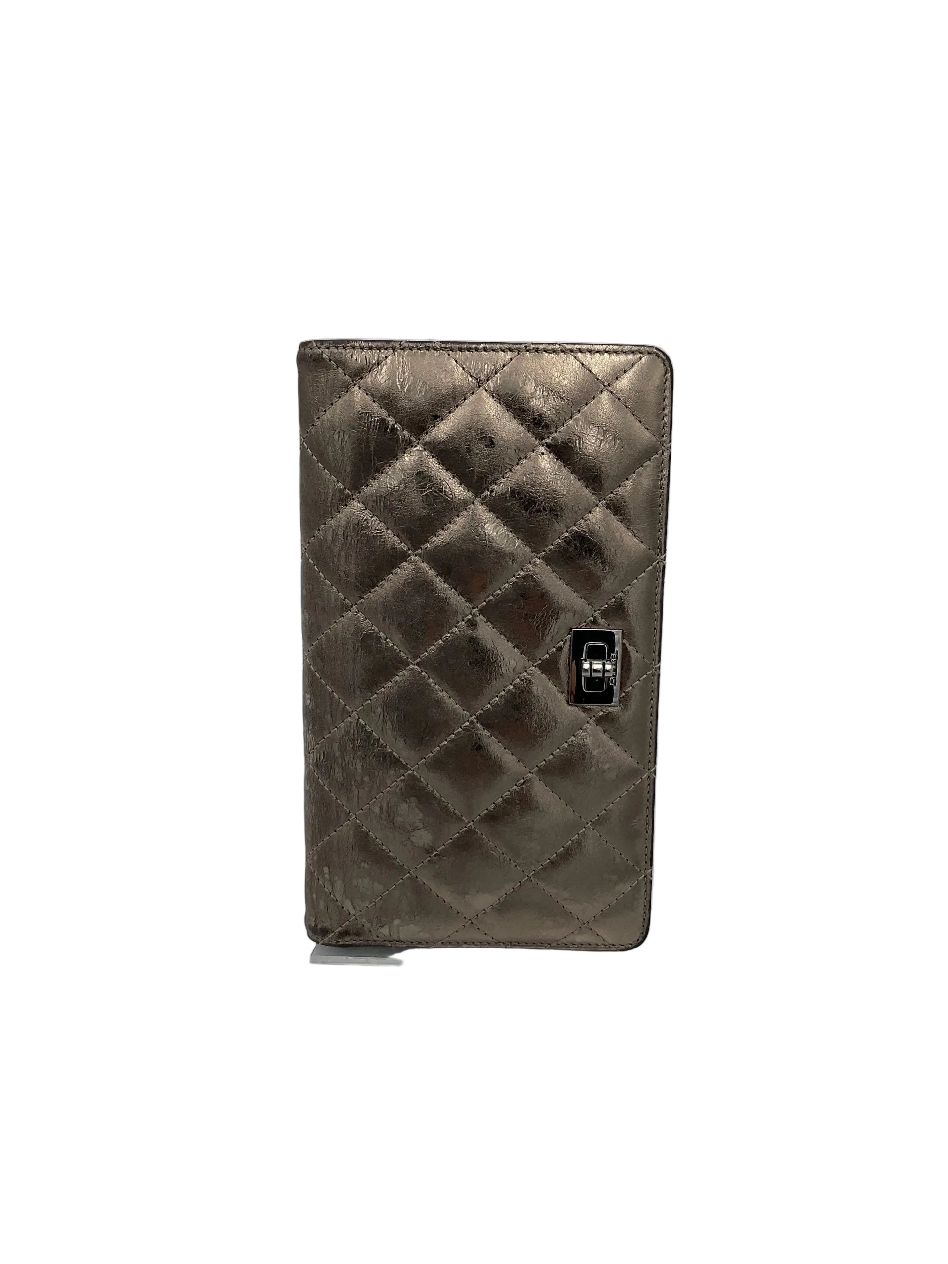 Chanel CHANEL Matèlassè Platinum Wallet - PreLoved & Luxe