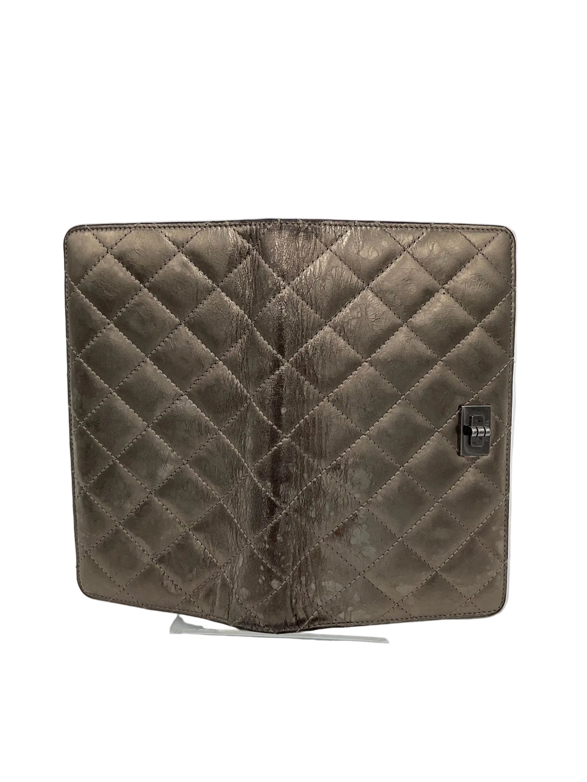Pre-Owned Chanel CHANEL Matèlassè Platinum Wallet Gray Women's AB (Very Good — between Lightly Used and Used)