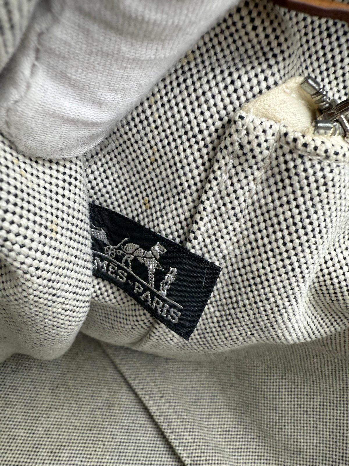 10549079 - PreLoved & Luxe