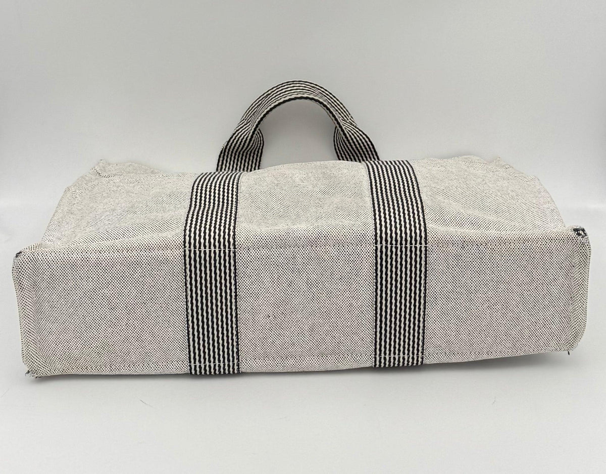 10549080 - PreLoved & Luxe