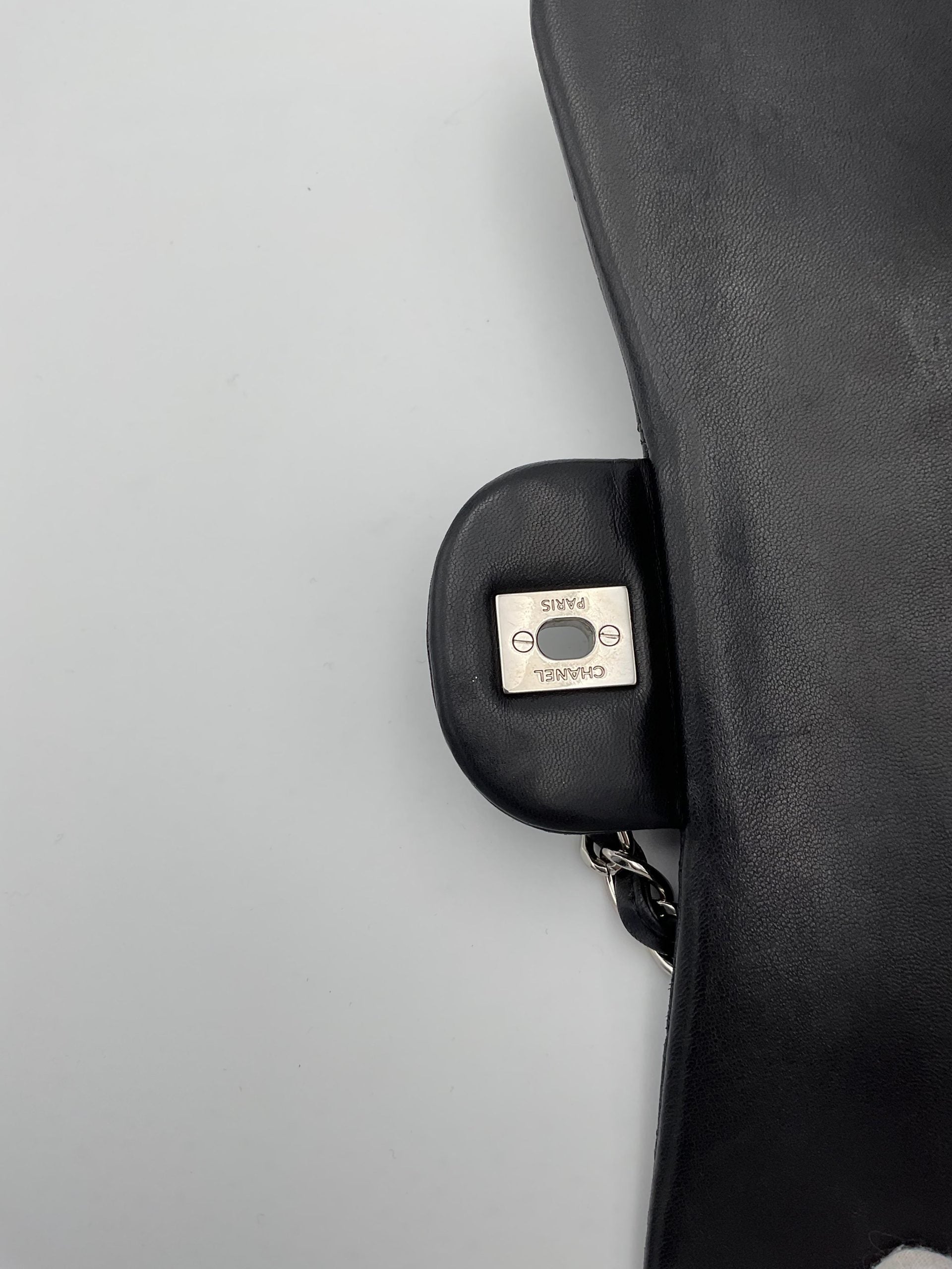 Pre-Owned Chanel CHANEL Timeless Classique Jumbo Handbag White Women's AB (Very Good — between Lightly Used and Used)