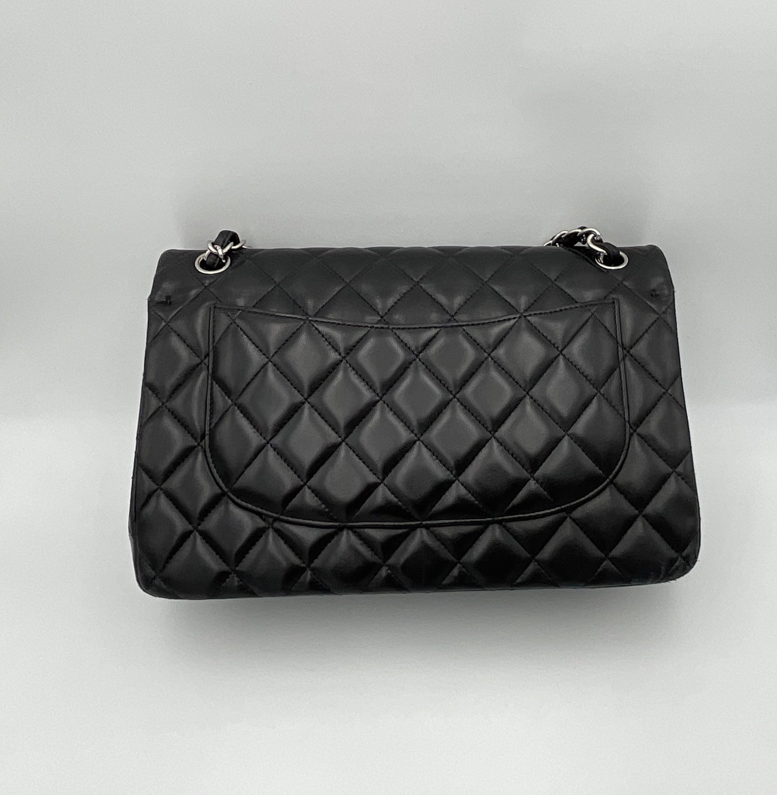 Pre-Owned Chanel CHANEL Timeless Classique Jumbo Handbag White Women's AB (Very Good — between Lightly Used and Used)