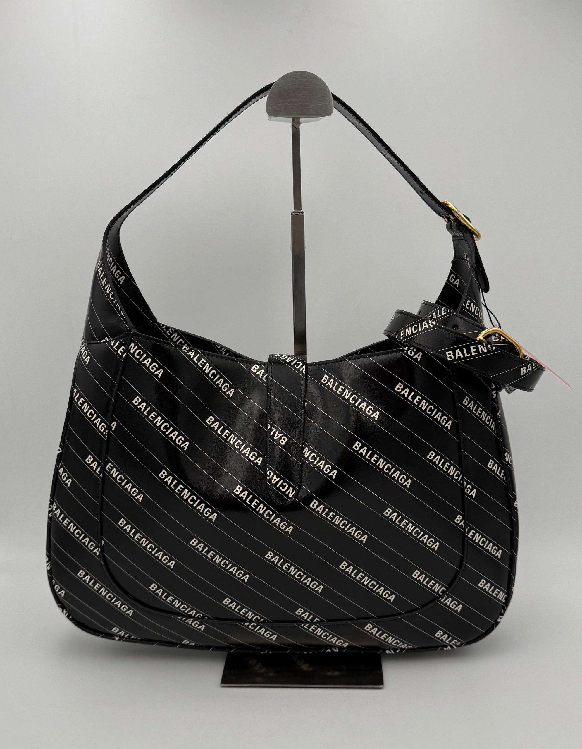 10549974 - PreLoved & Luxe