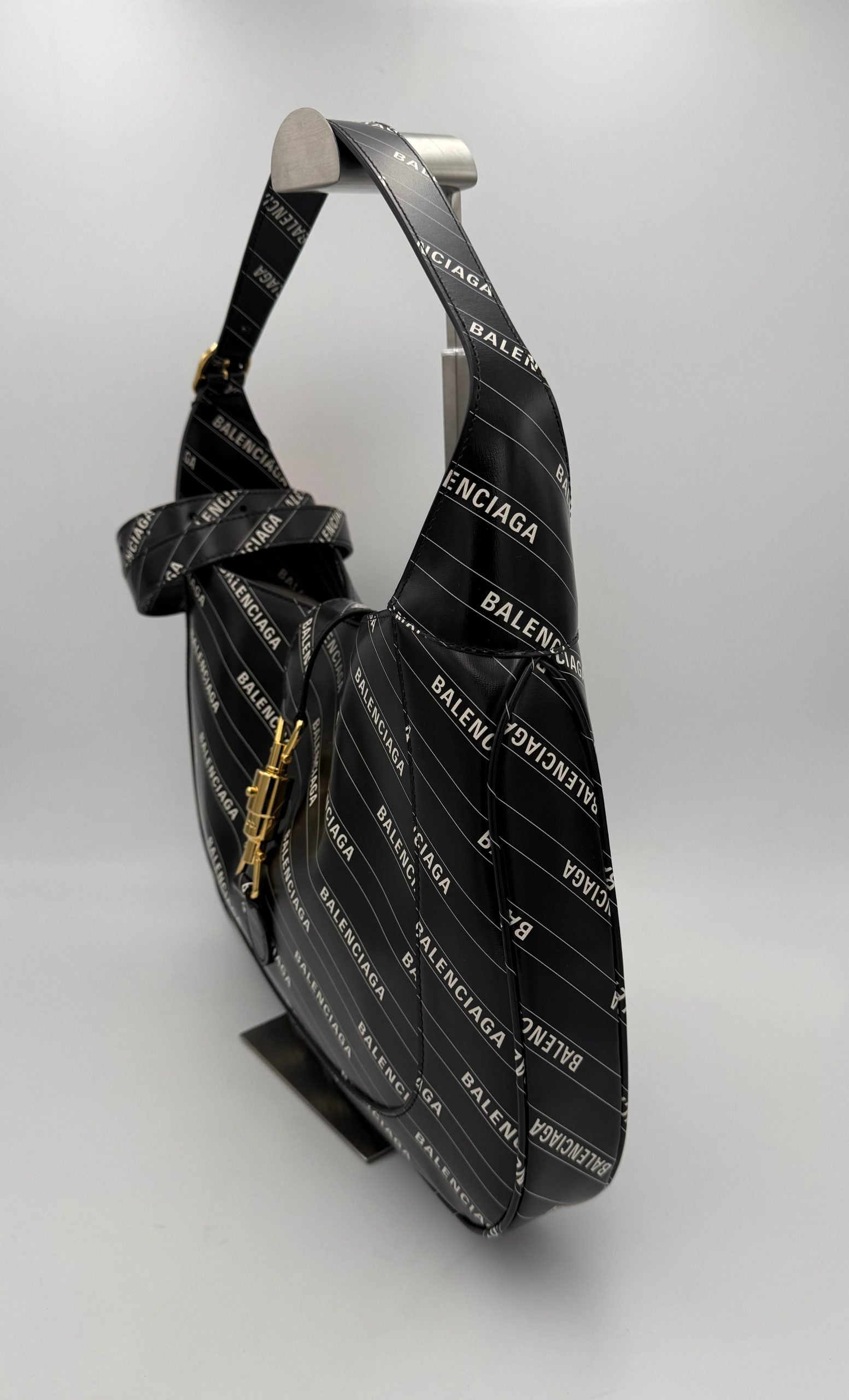 10549978 - PreLoved & Luxe