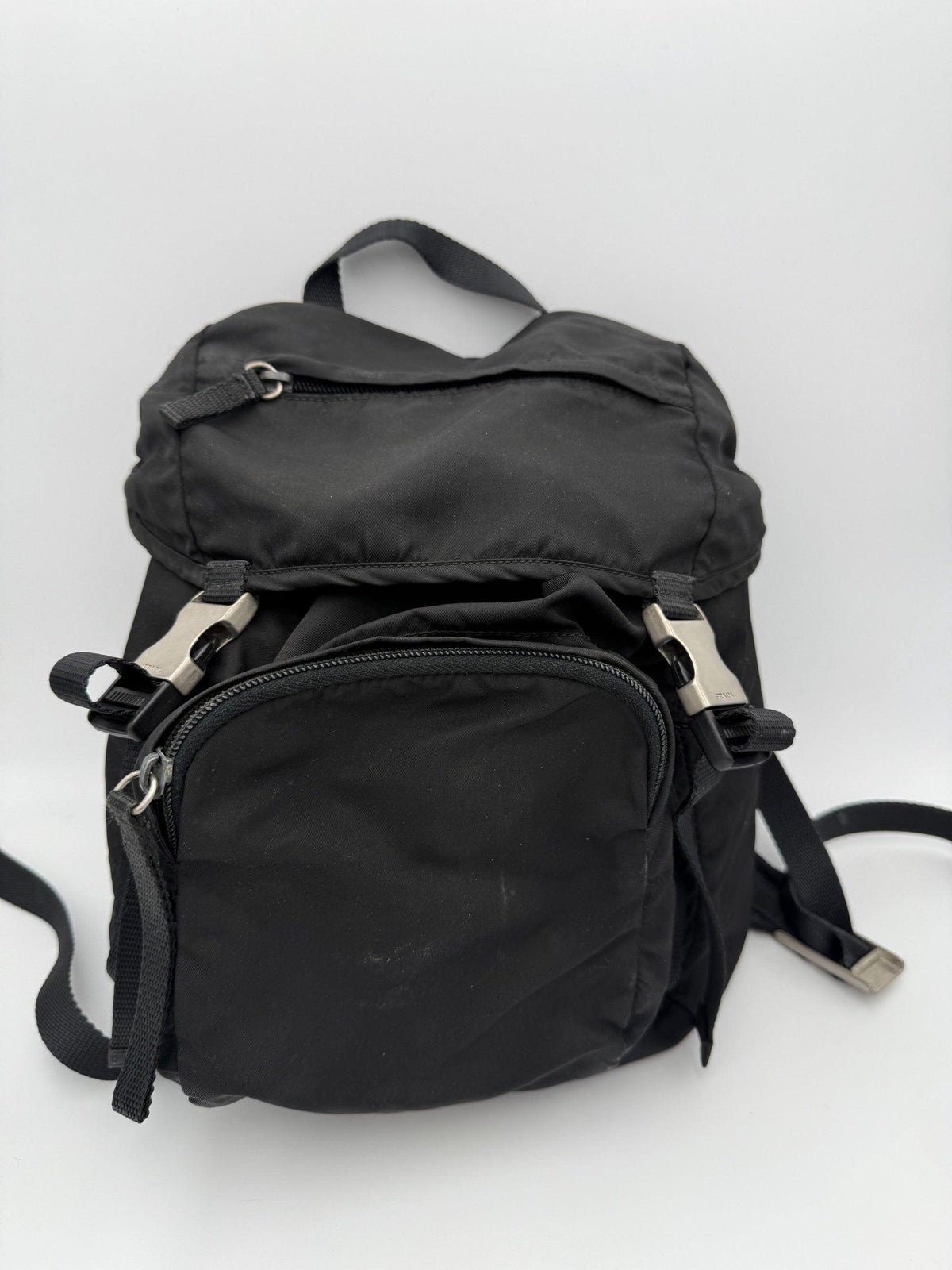 10550037 - PreLoved & Luxe