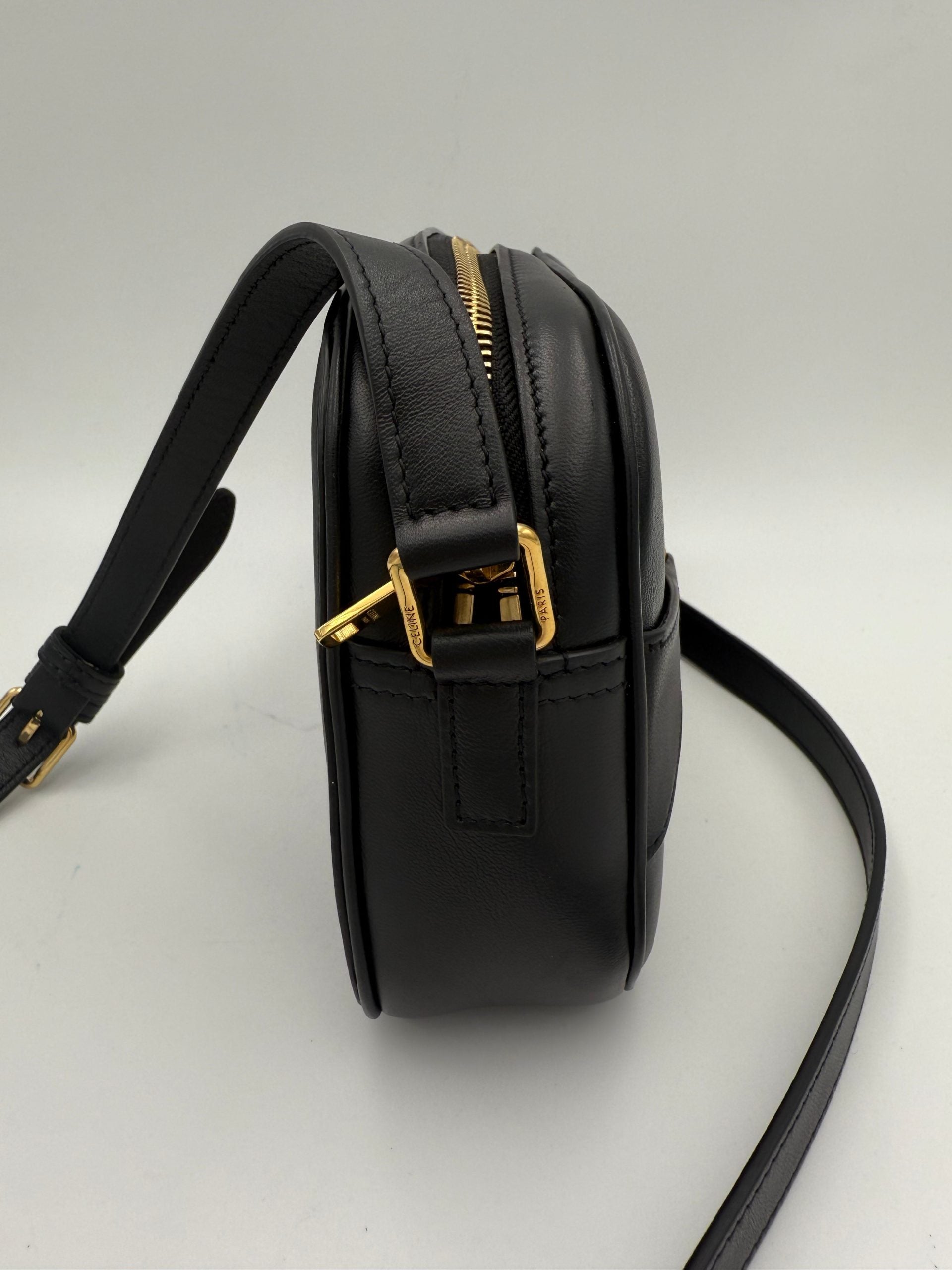 Pre-Owned Celine CELINE CRECY Plain Black Handbag White Women's AB (Very Good — between Lightly Used and Used)