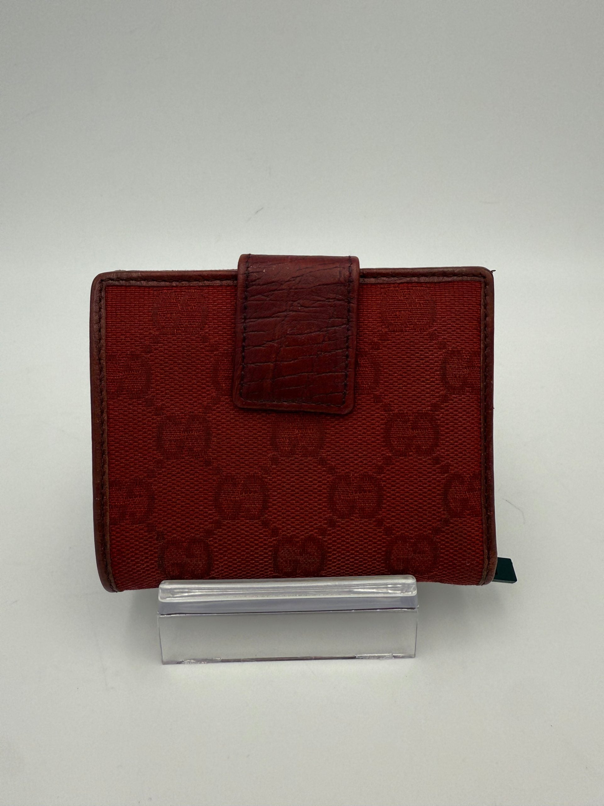 10550654 - PreLoved & Luxe