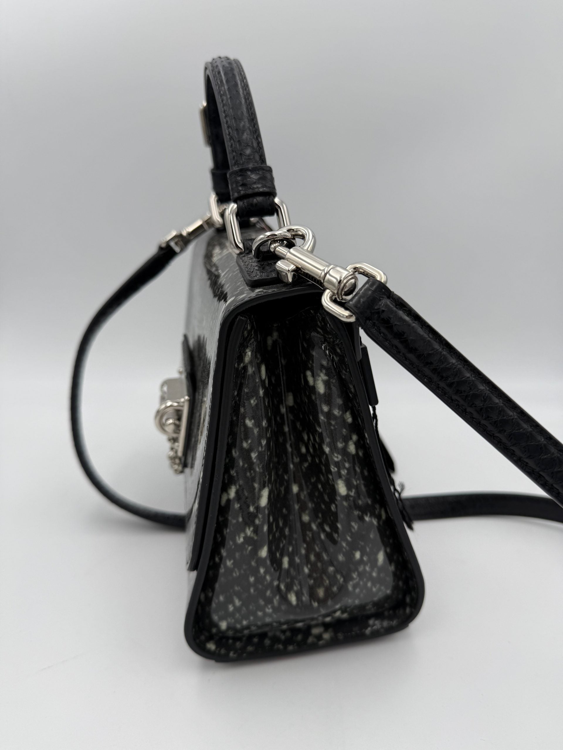 10551133 - PreLoved & Luxe