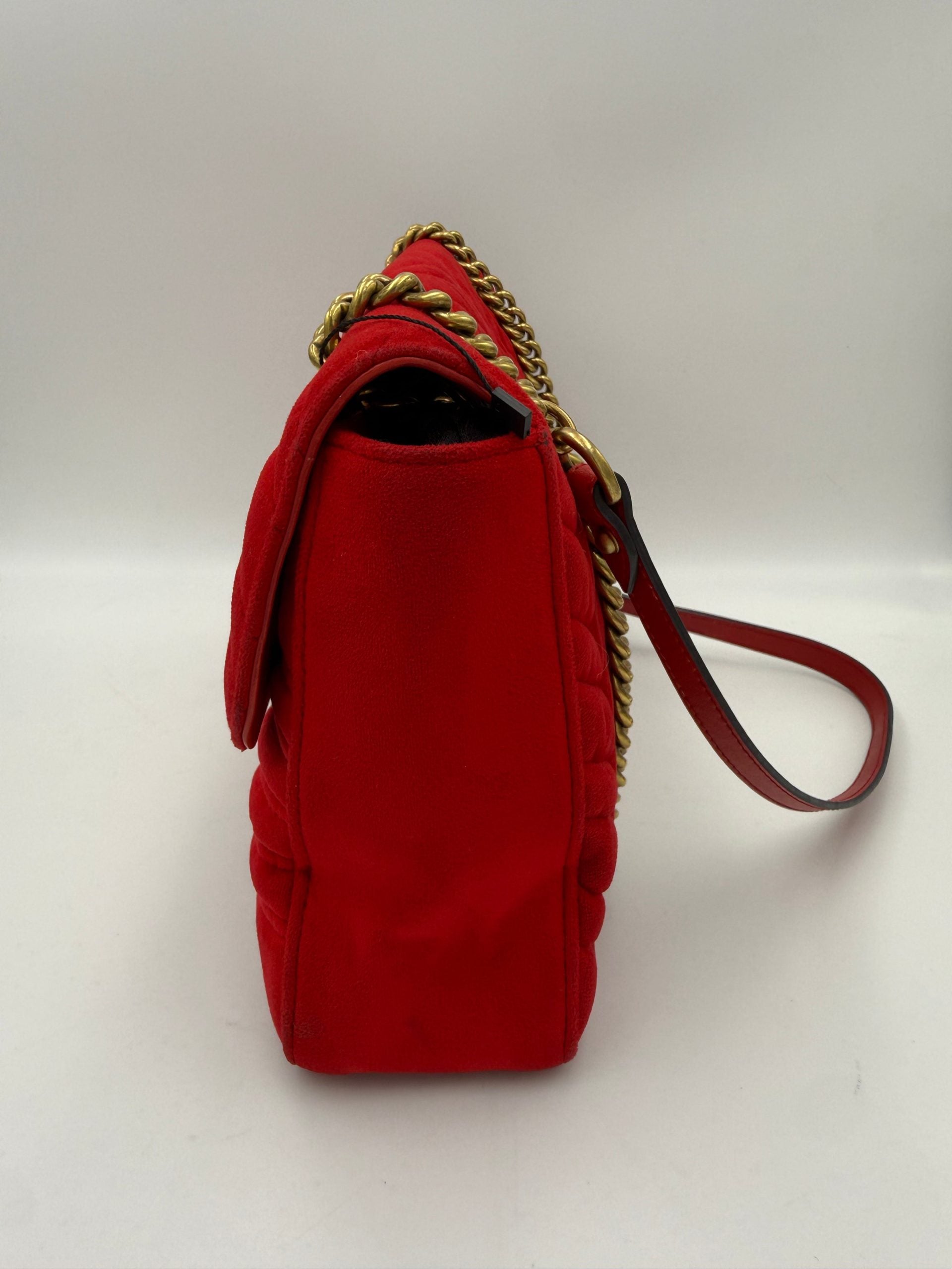 Pre-Owned Gucci GUCCI MARMONT Red Velvet Handbag White Women's AB (Very Good — between Lightly Used and Used)