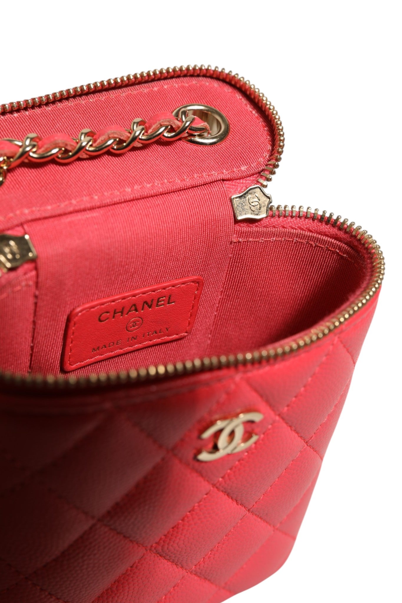 Pre-Owned Chanel Red Caviar Quilted Small Vertical Coco Beauty Vanity Case with Chain Red Women's B+ (Good — light signs of wear)