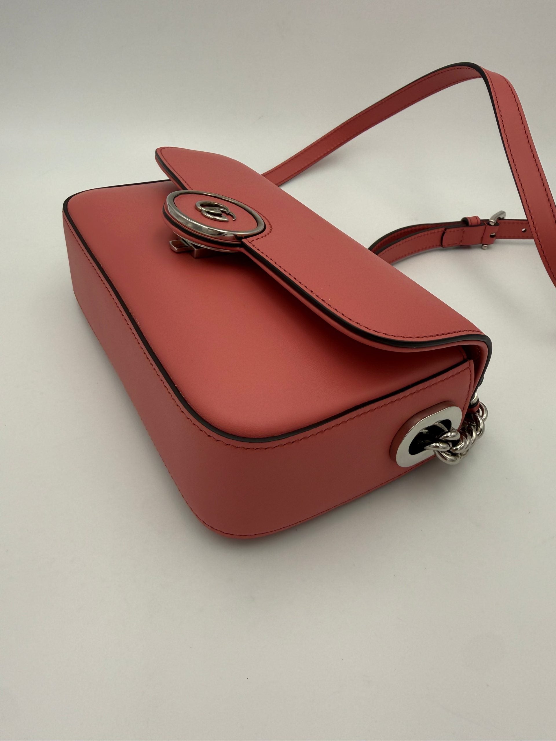 Pre-Owned Gucci GUCCI GG Marmont in Leather Shoulder Bag White Women's AB (Very Good — between Lightly Used and Used)