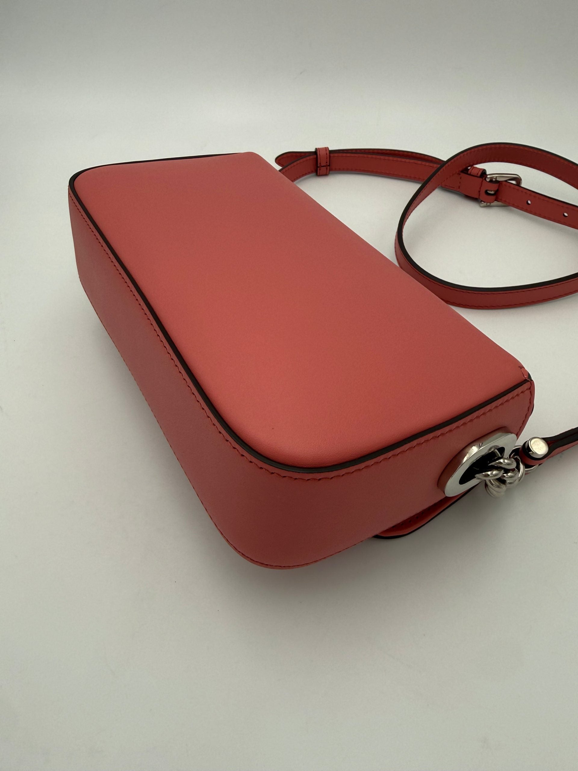 Pre-Owned Gucci GUCCI GG Marmont in Leather Shoulder Bag White Women's AB (Very Good — between Lightly Used and Used)