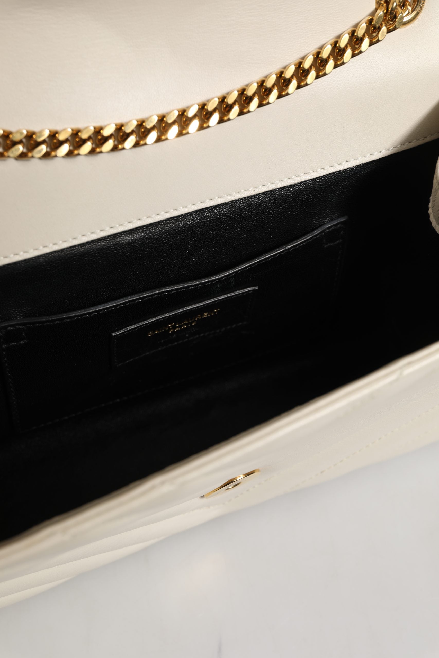 Pre-Owned Saint Laurent Envelope Triquilt Medium YSL Shoulder Bag White Women's AB (Very Good — between Lightly Used and Used)