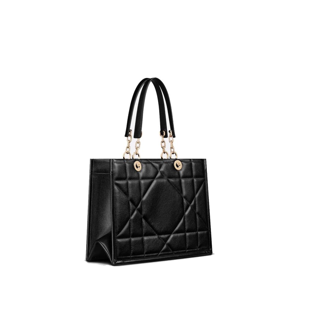10741080 - PreLoved & Luxe