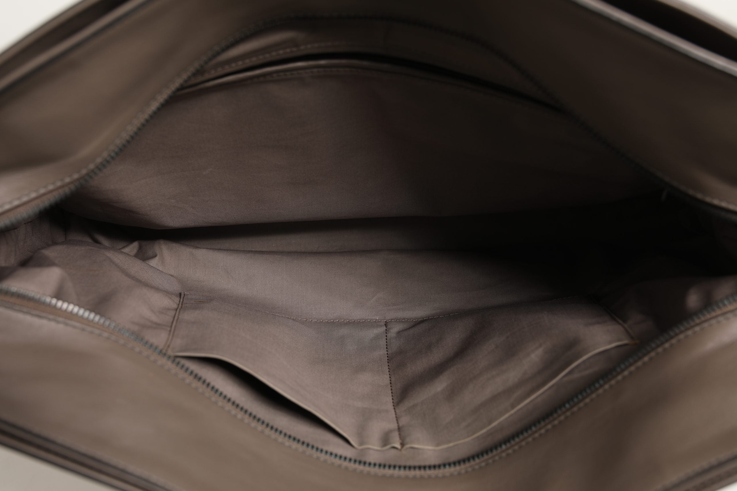 Pre-Owned Bottega Veneta Getaway Intrecciato Leather Briefcase Gray Women's AB (Very Good — between Lightly Used and Used)