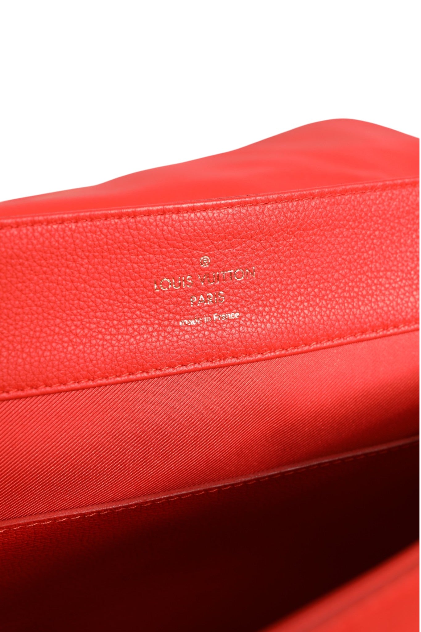 Pre-Owned Louis Vuitton Lockme Tote Bag Red Women's AB (Very Good — between Lightly Used and Used)