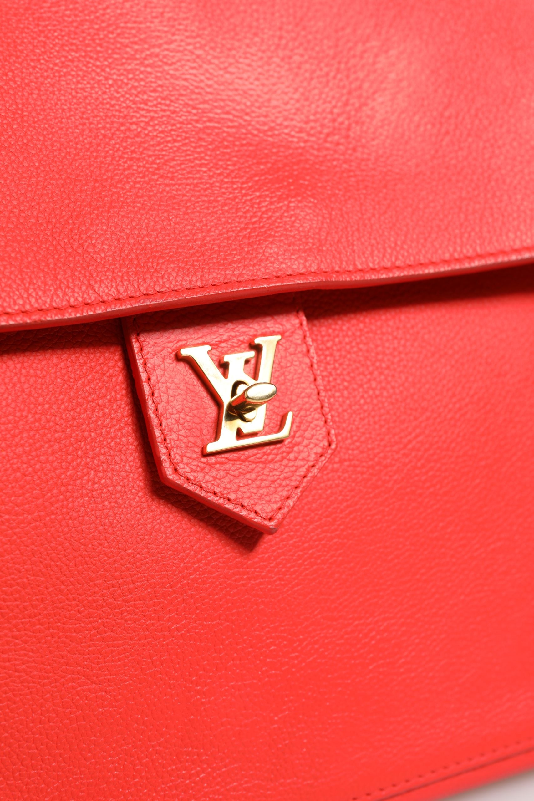 Pre-Owned Louis Vuitton Lockme Tote Bag Red Women's AB (Very Good — between Lightly Used and Used)