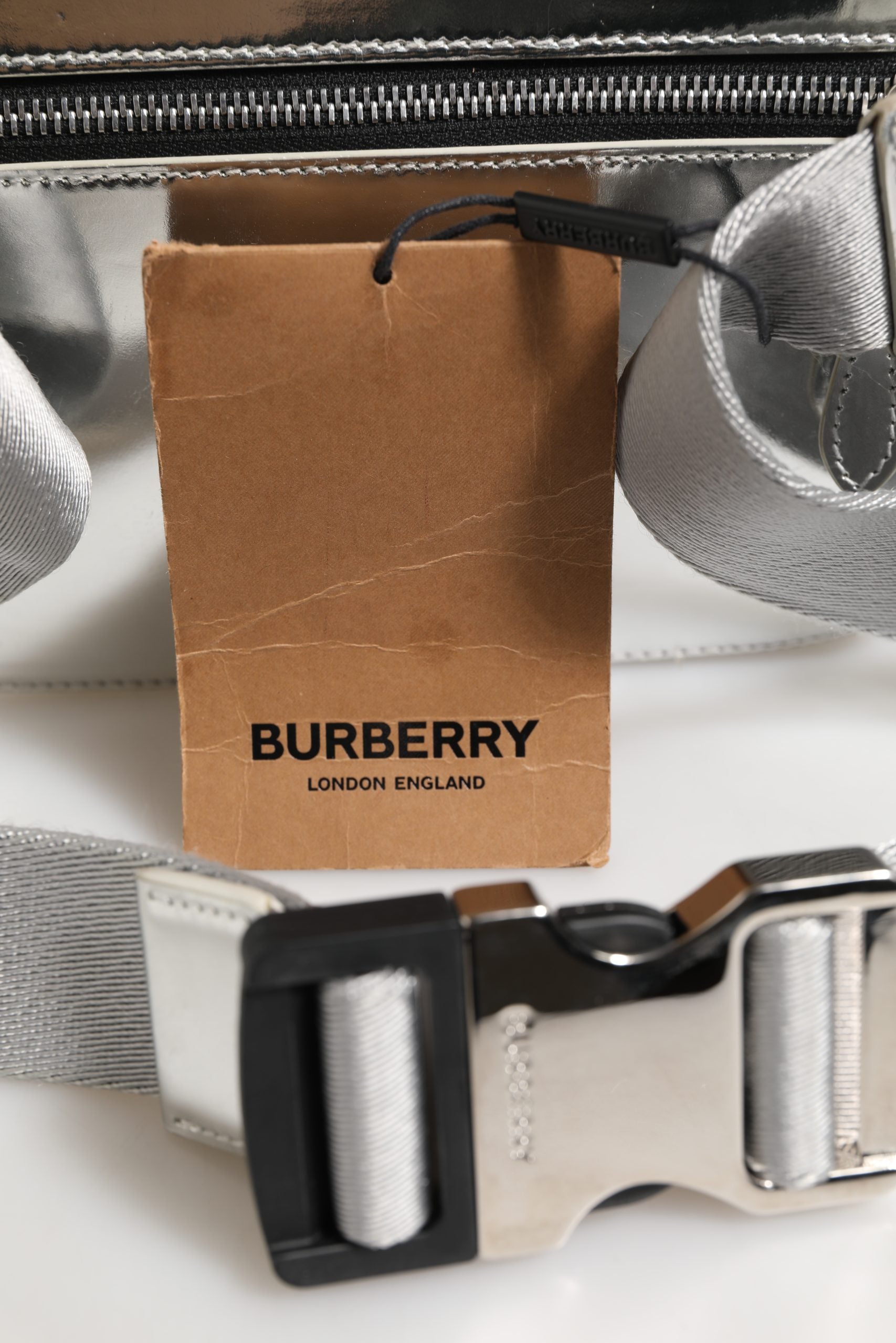 Pre-Owned Burberry Belt bag Silver in Synthetic Silver Women's B+ (Good — light signs of wear)