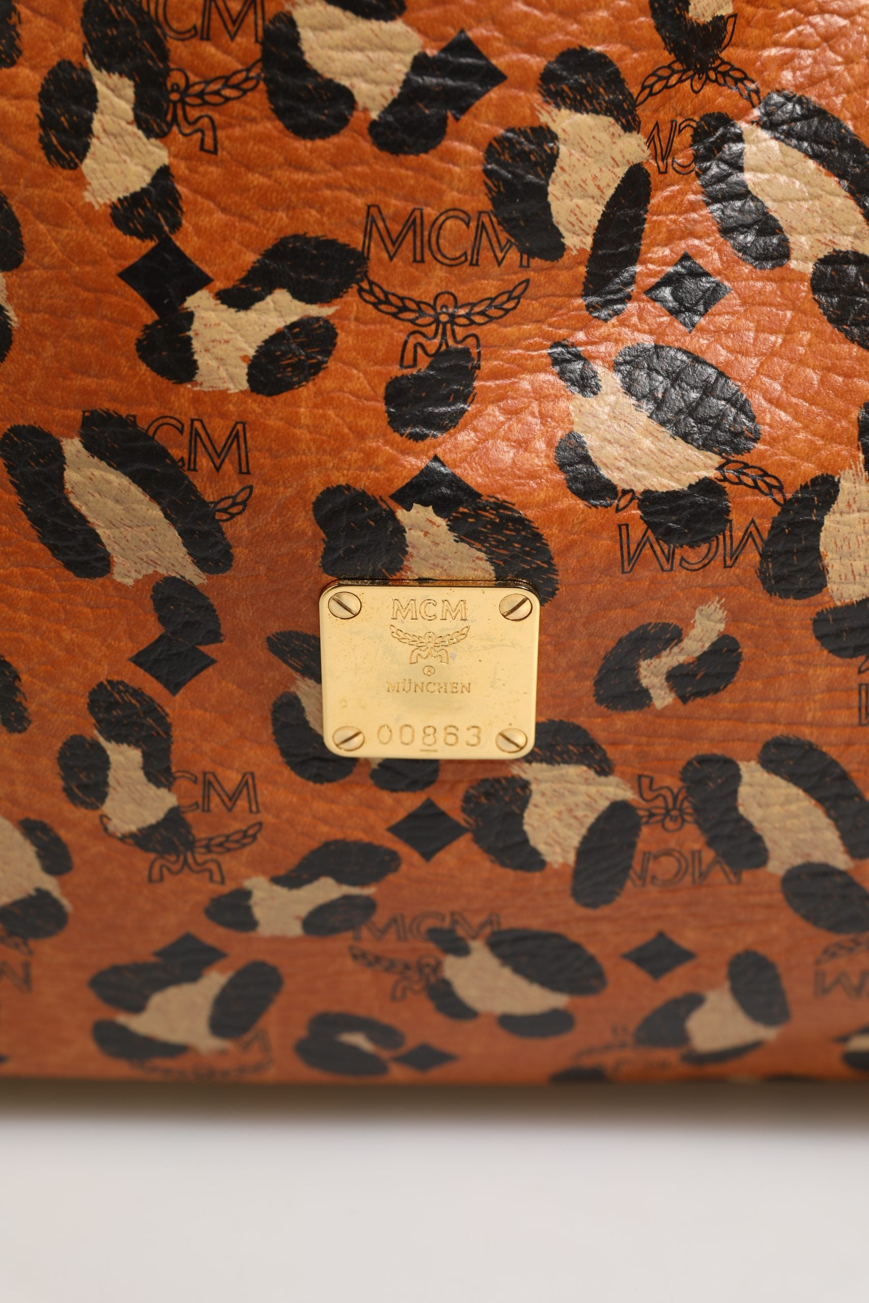 Pre-Owned MCM Visetos Leopard Aren Medium Shopper Tote Black, Orange Women's B+ (Good — light signs of wear)