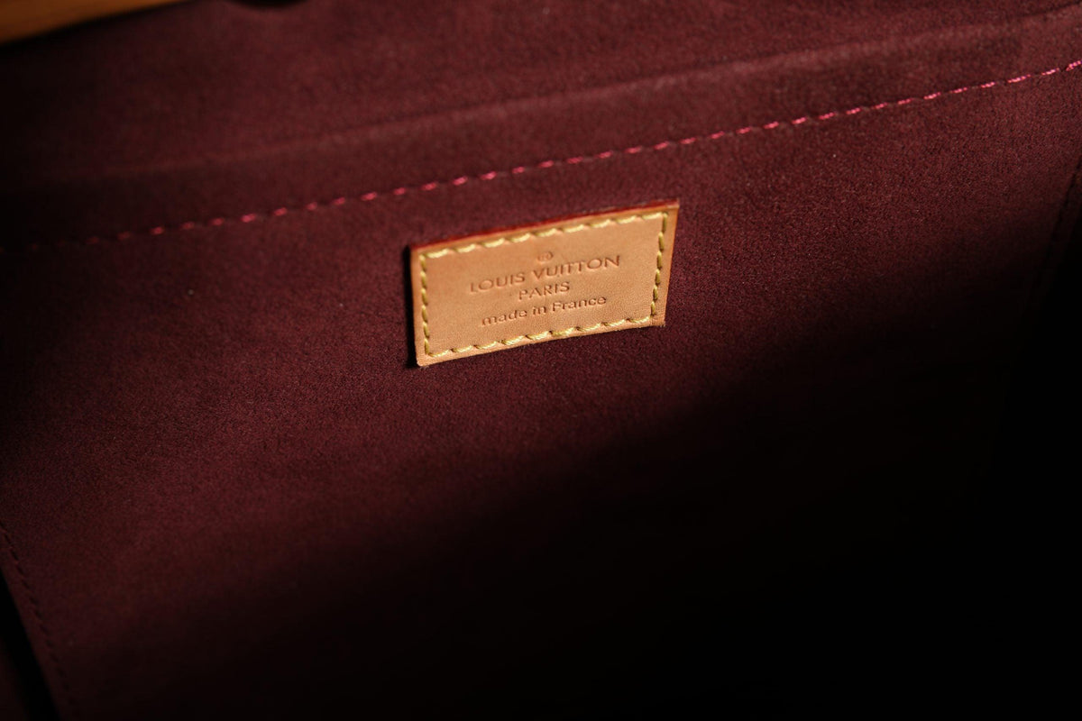 10759361 - PreLoved & Luxe