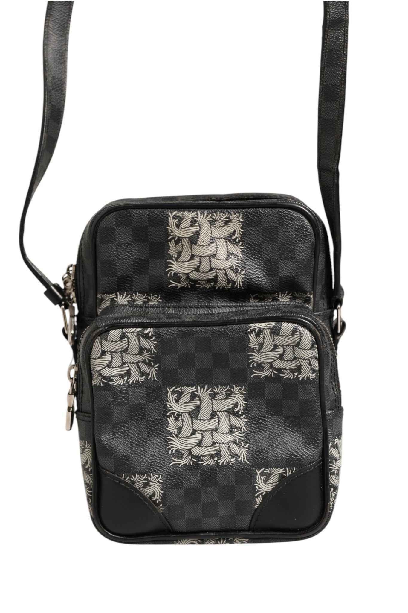 Pre-Owned Louis Vuitton Black Damier Graphite Canvas Amazon Christopher Nemeth Shoulder Bag Black Men's B+ (Good — light signs of wear)