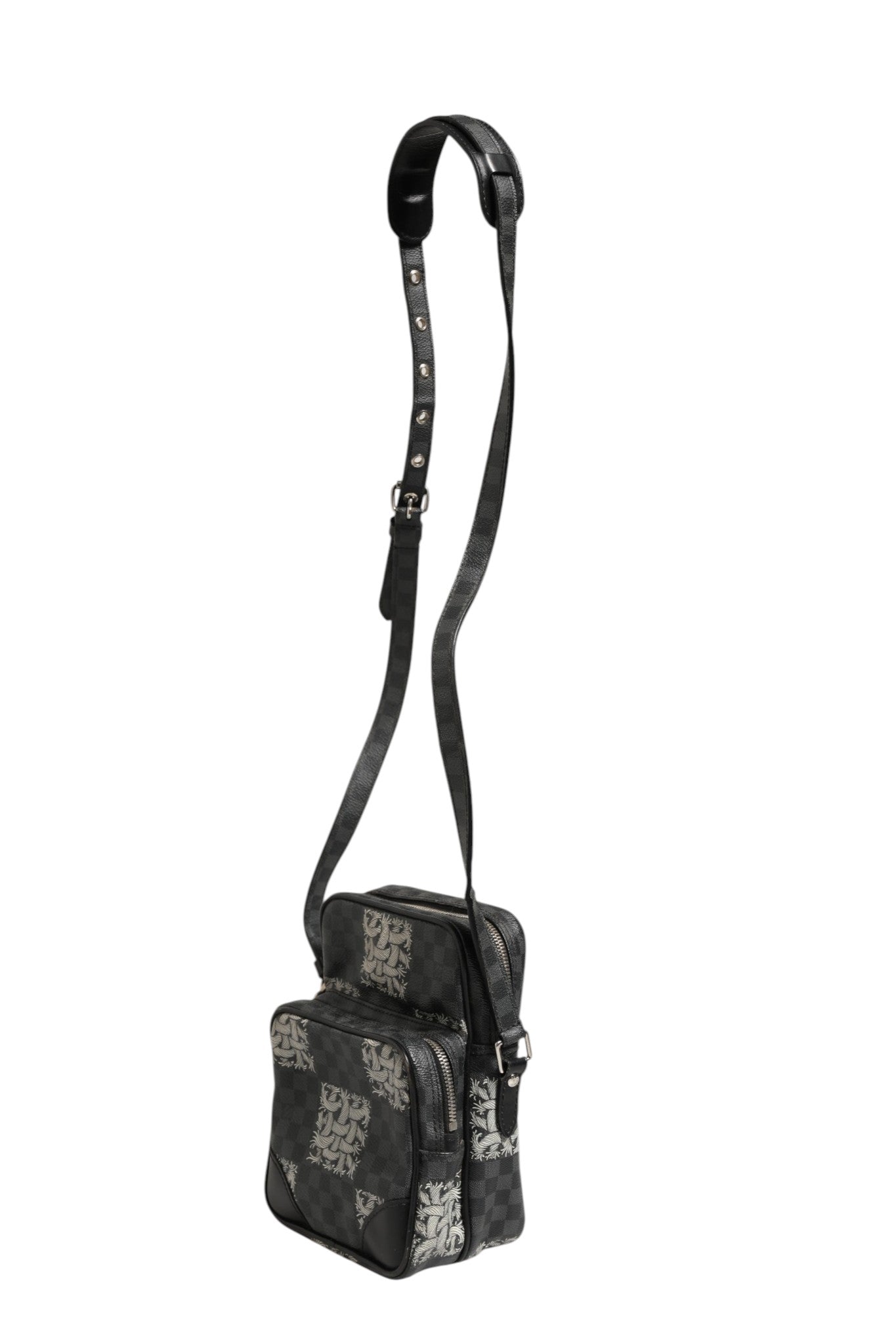Pre-Owned Louis Vuitton Black Damier Graphite Canvas Amazon Christopher Nemeth Shoulder Bag Black Men's B+ (Good — light signs of wear)