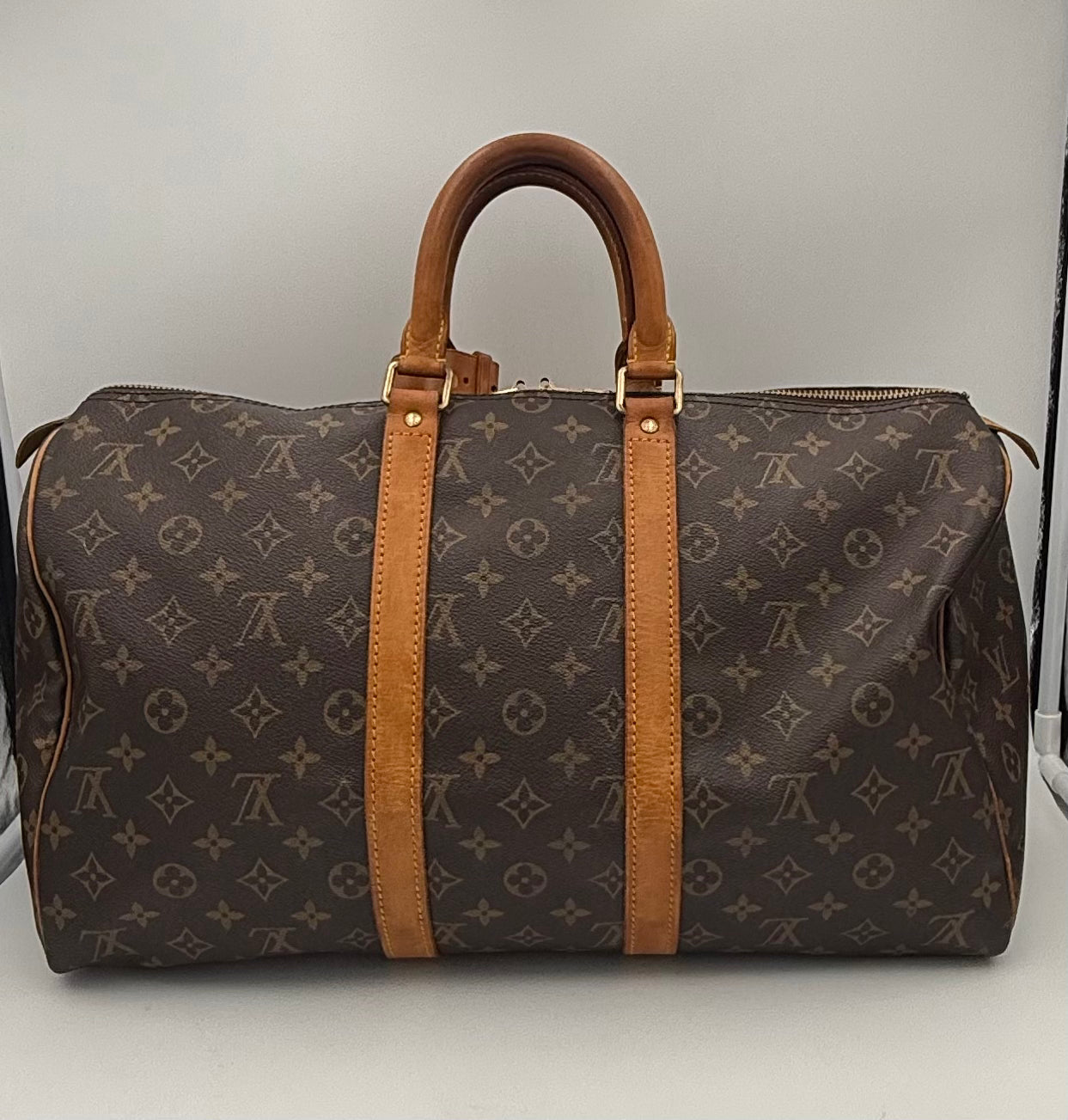 10777371 - PreLoved & Luxe