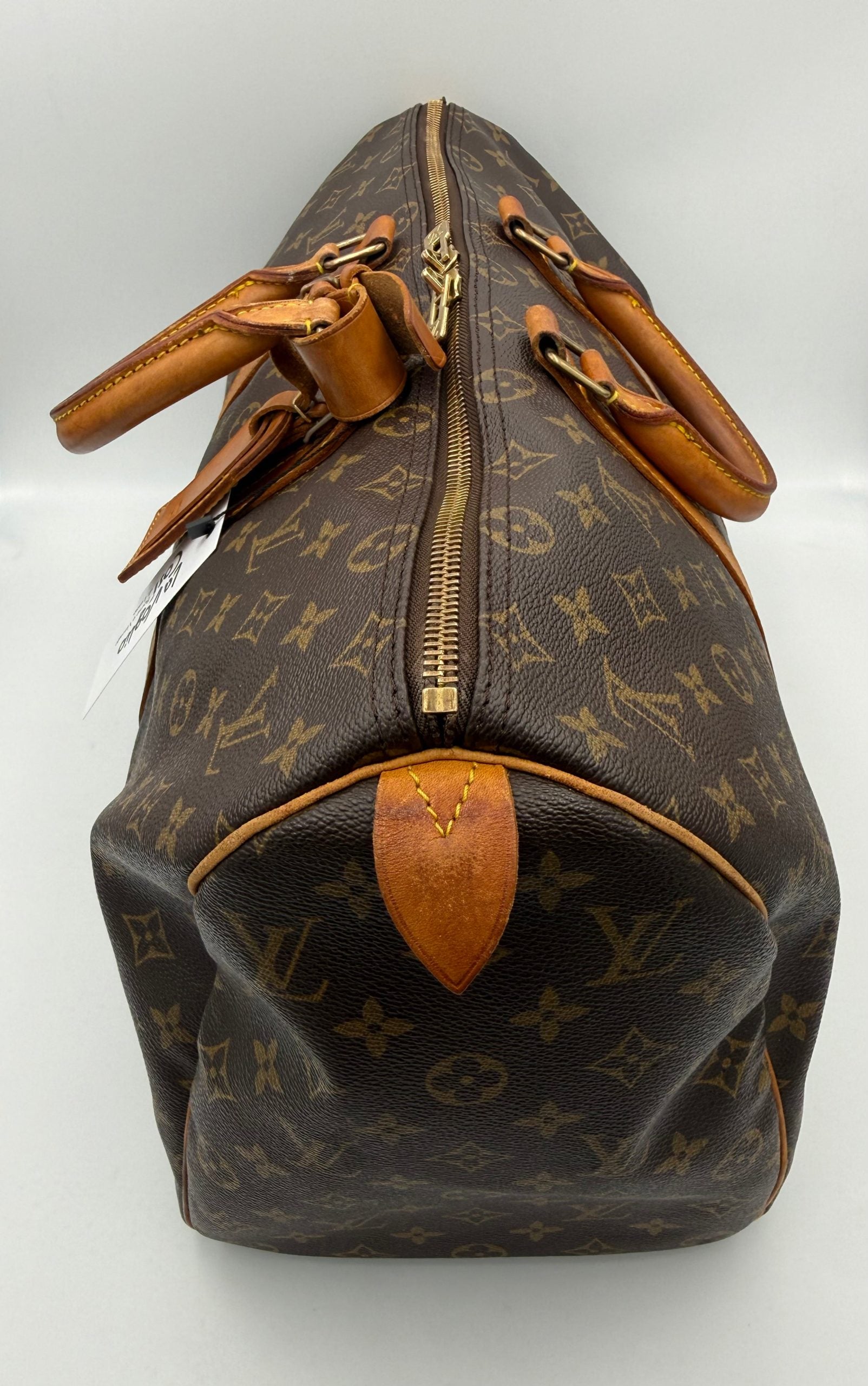 10777376 - PreLoved & Luxe