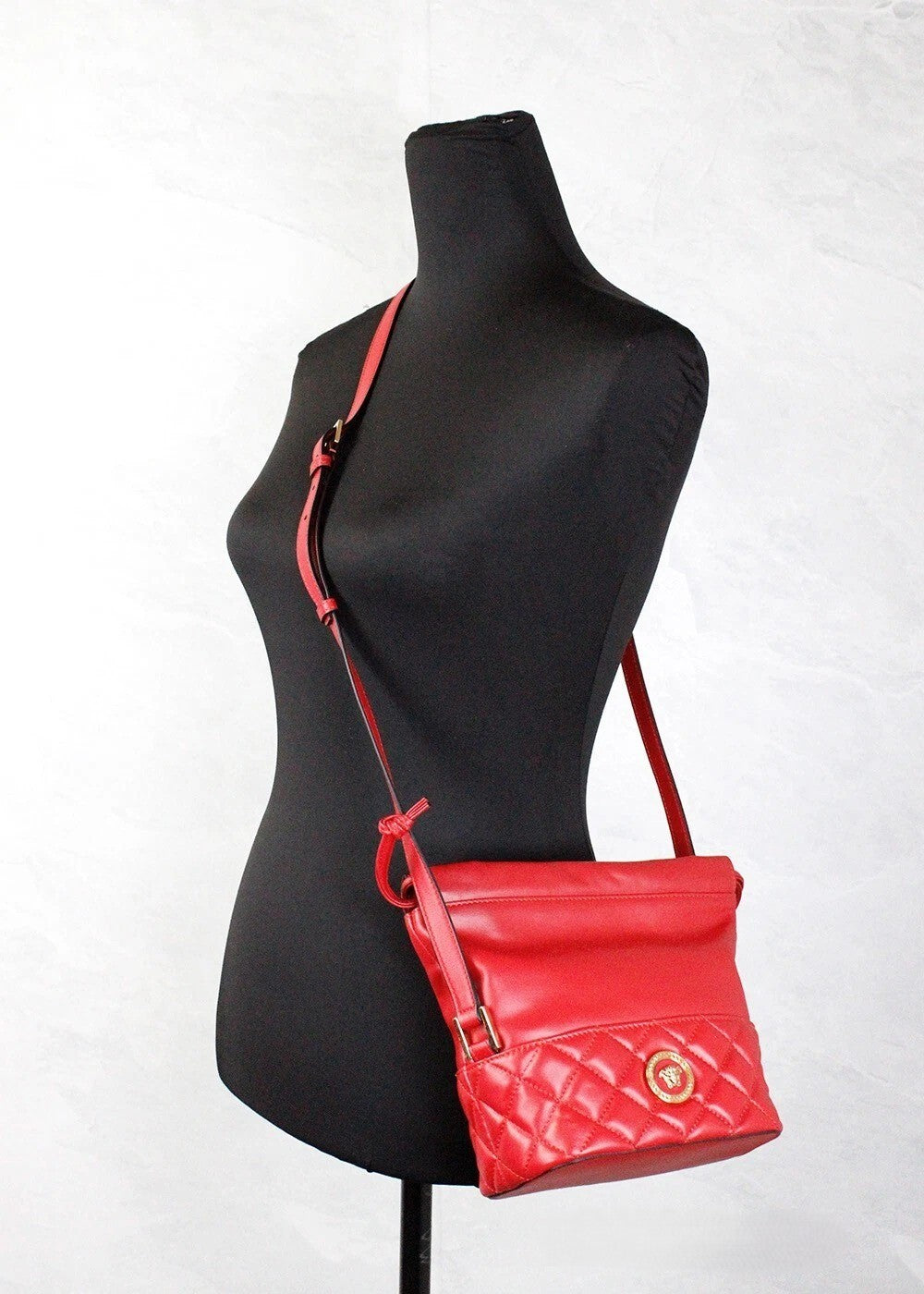 10788683 - PreLoved & Luxe