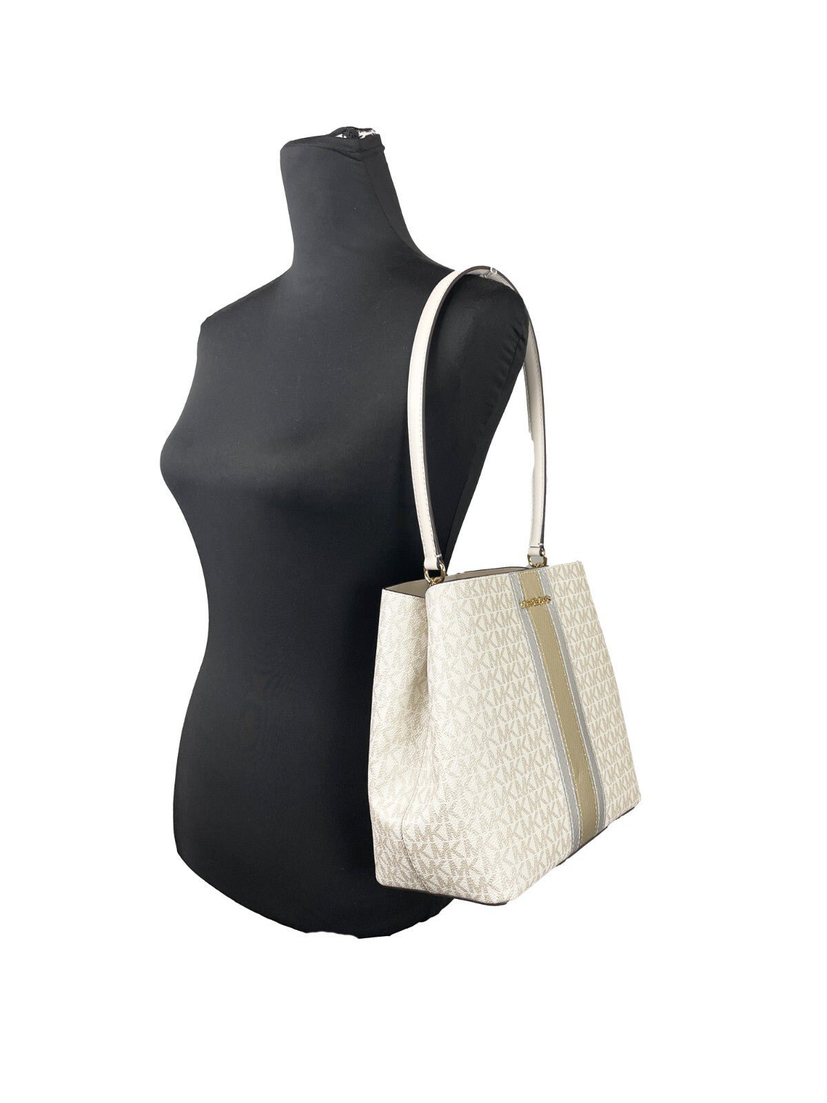 10788854 - PreLoved & Luxe