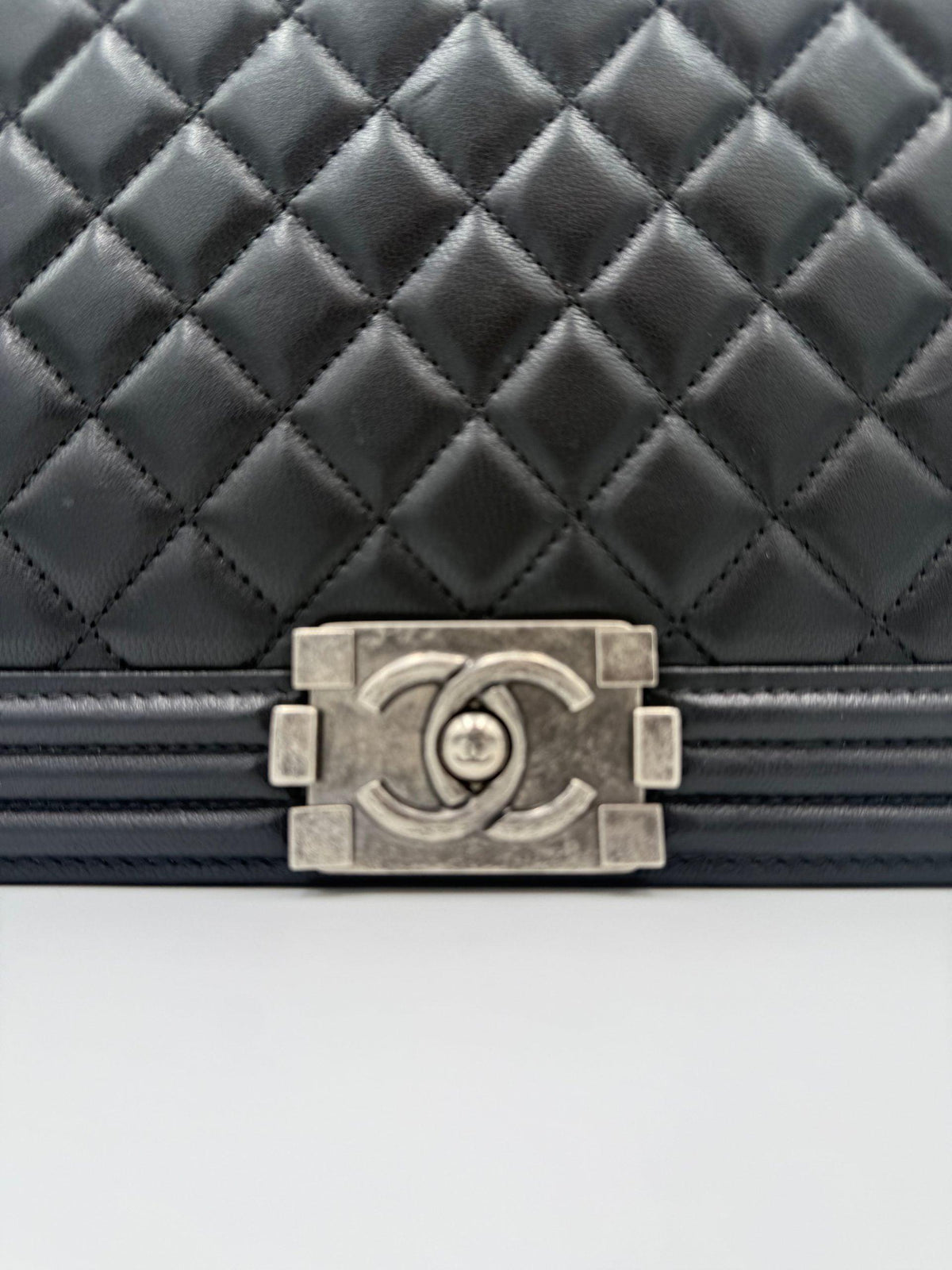 10847046 - PreLoved & Luxe