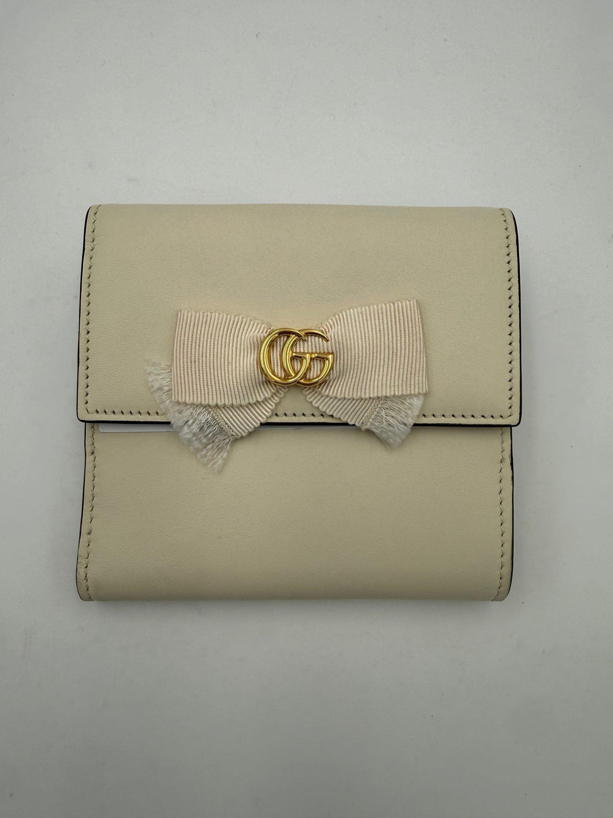 10925827 - PreLoved & Luxe